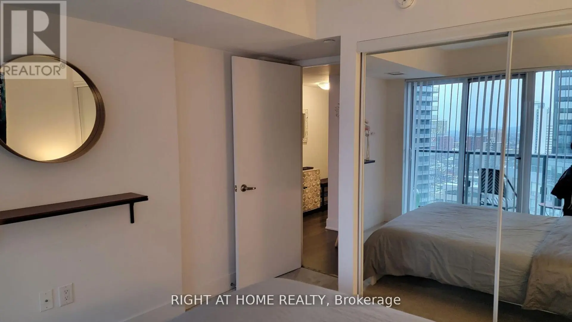#2404 955 BAY STREET - Image 15