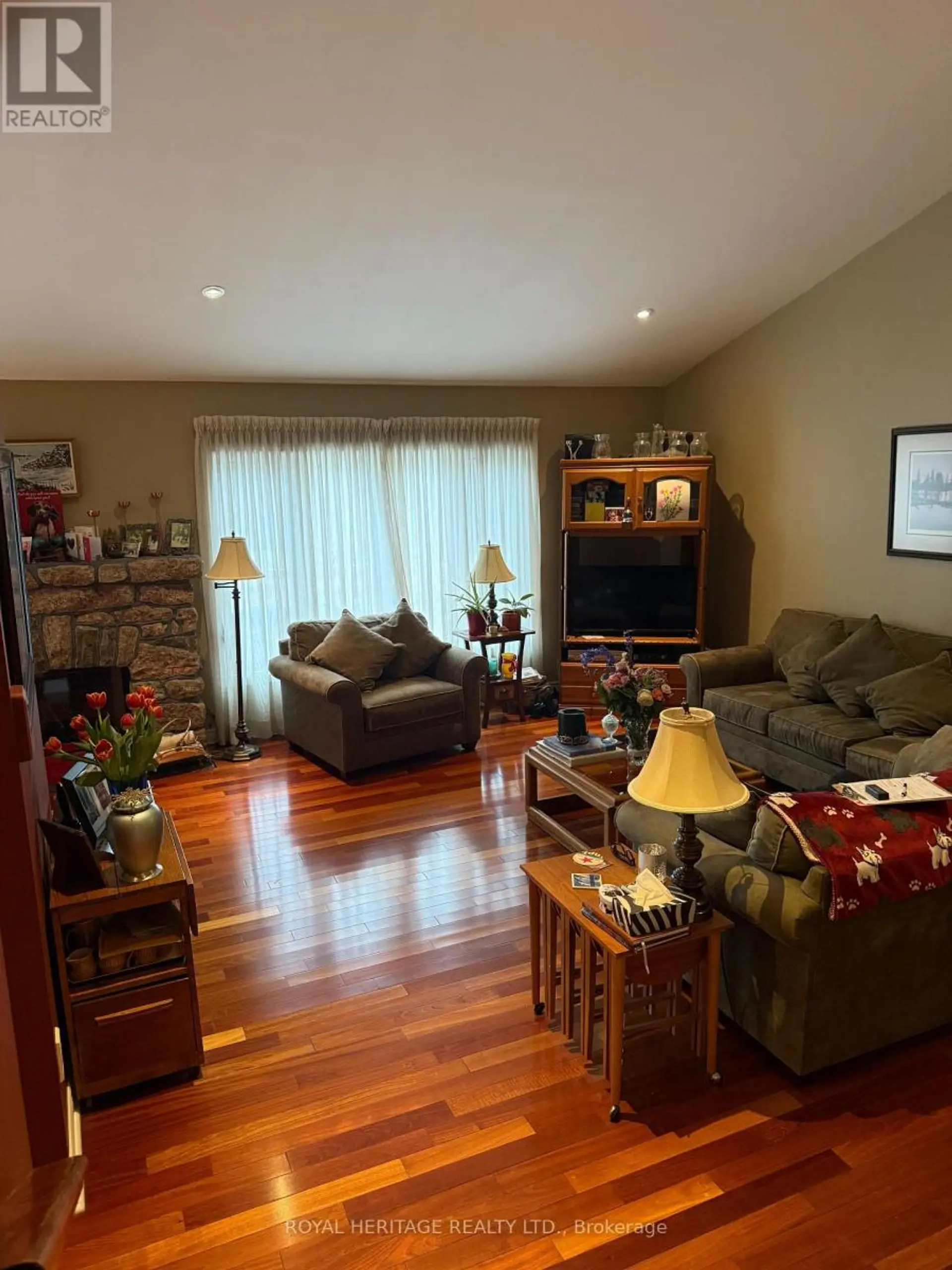 527 ROUGEMOUNT DRIVE - Image 8