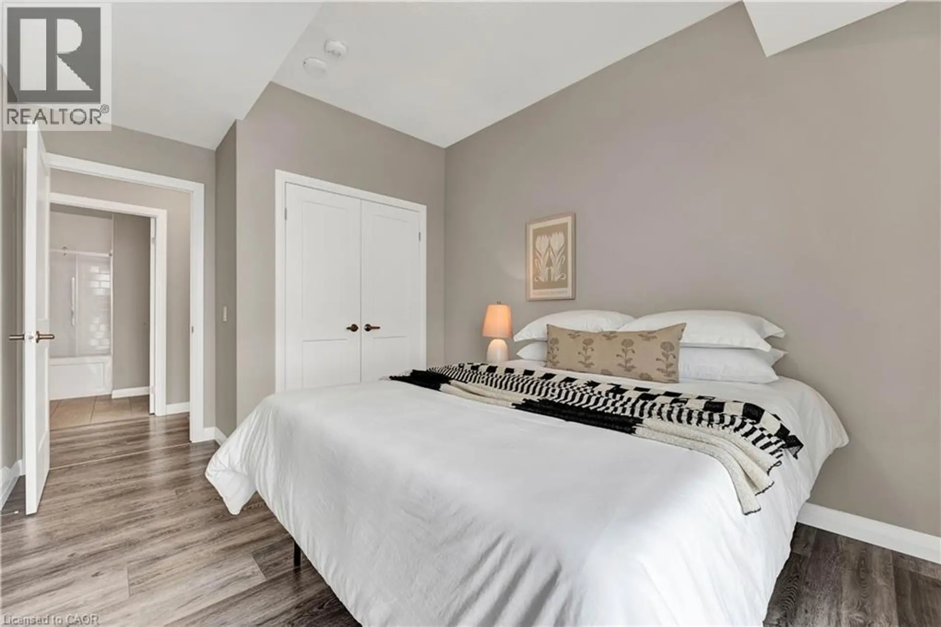 #2705 60 CHARLES STREET - Image 11