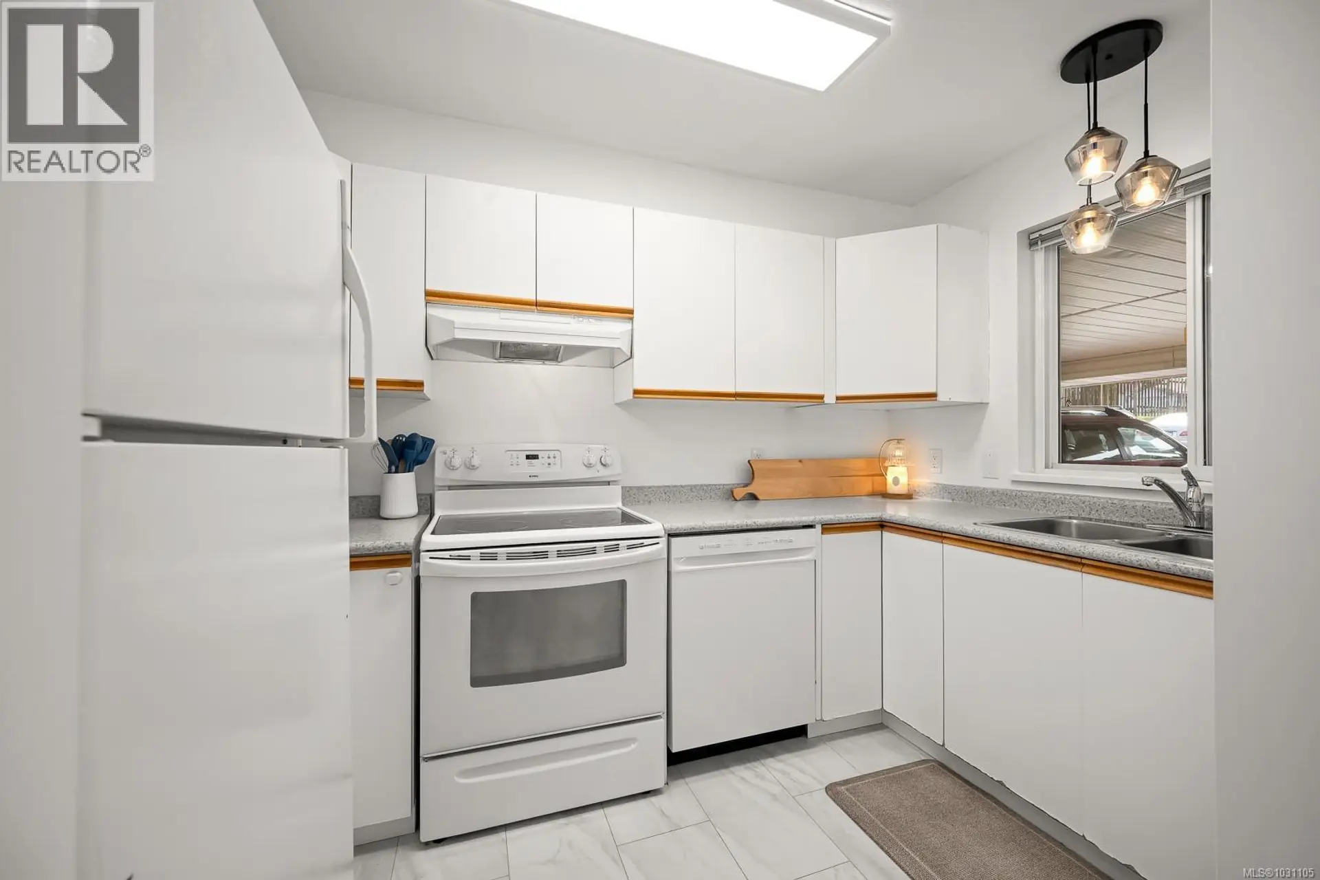 Property at #9 2625 MUIR RD, Courtenay, BC