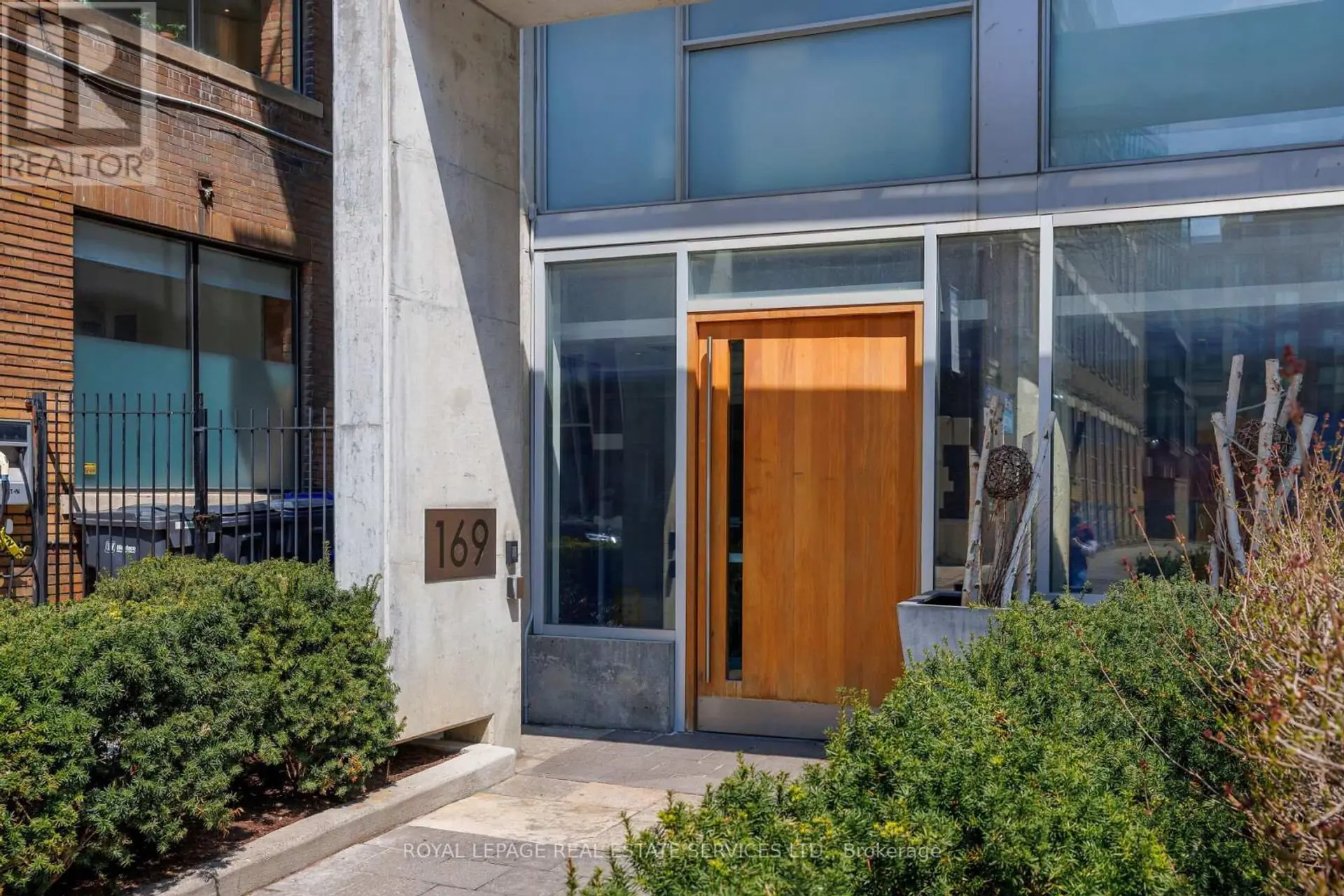 #804 169 JOHN STREET - Image 5