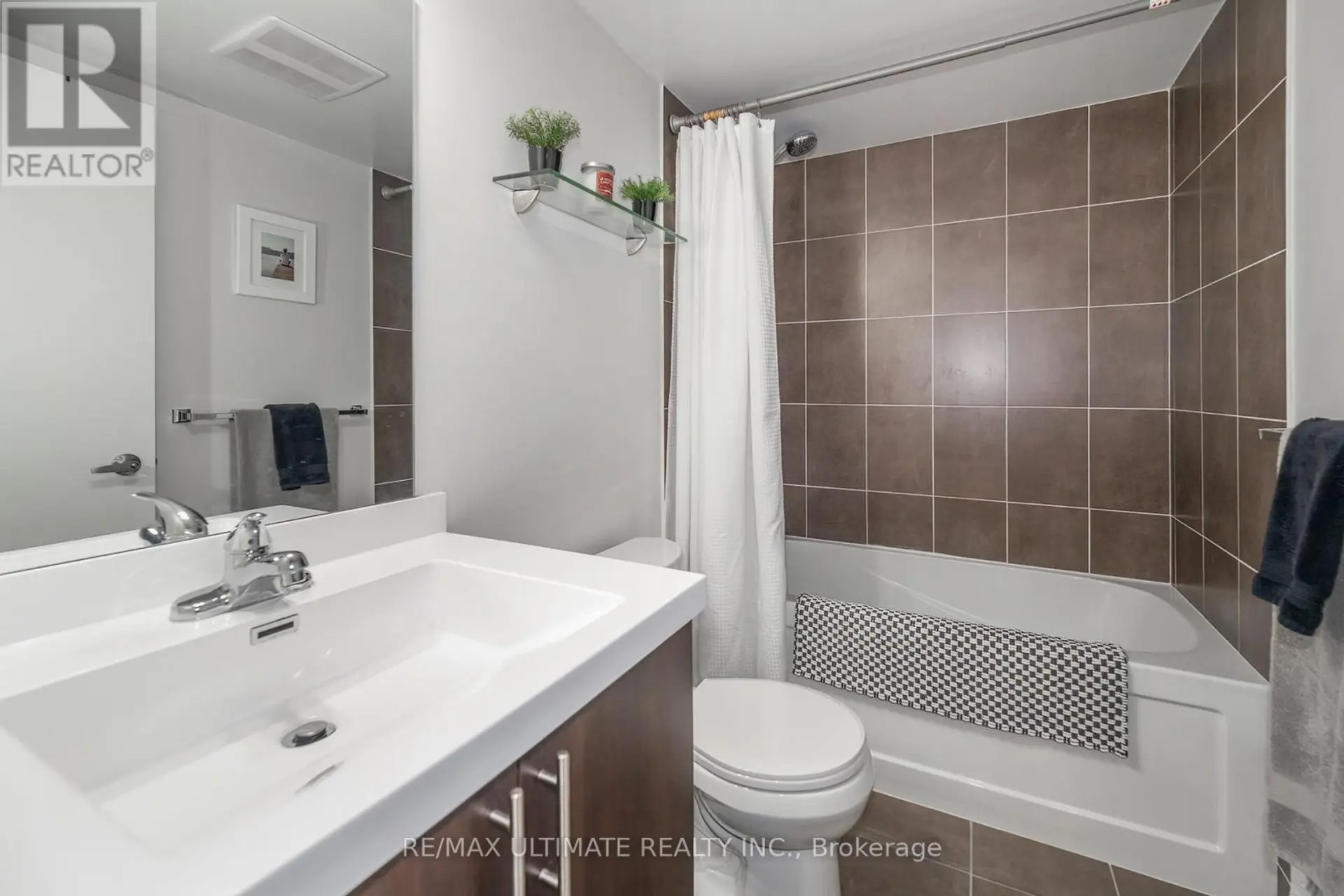 #2308 1410 DUPONT STREET - Image 4