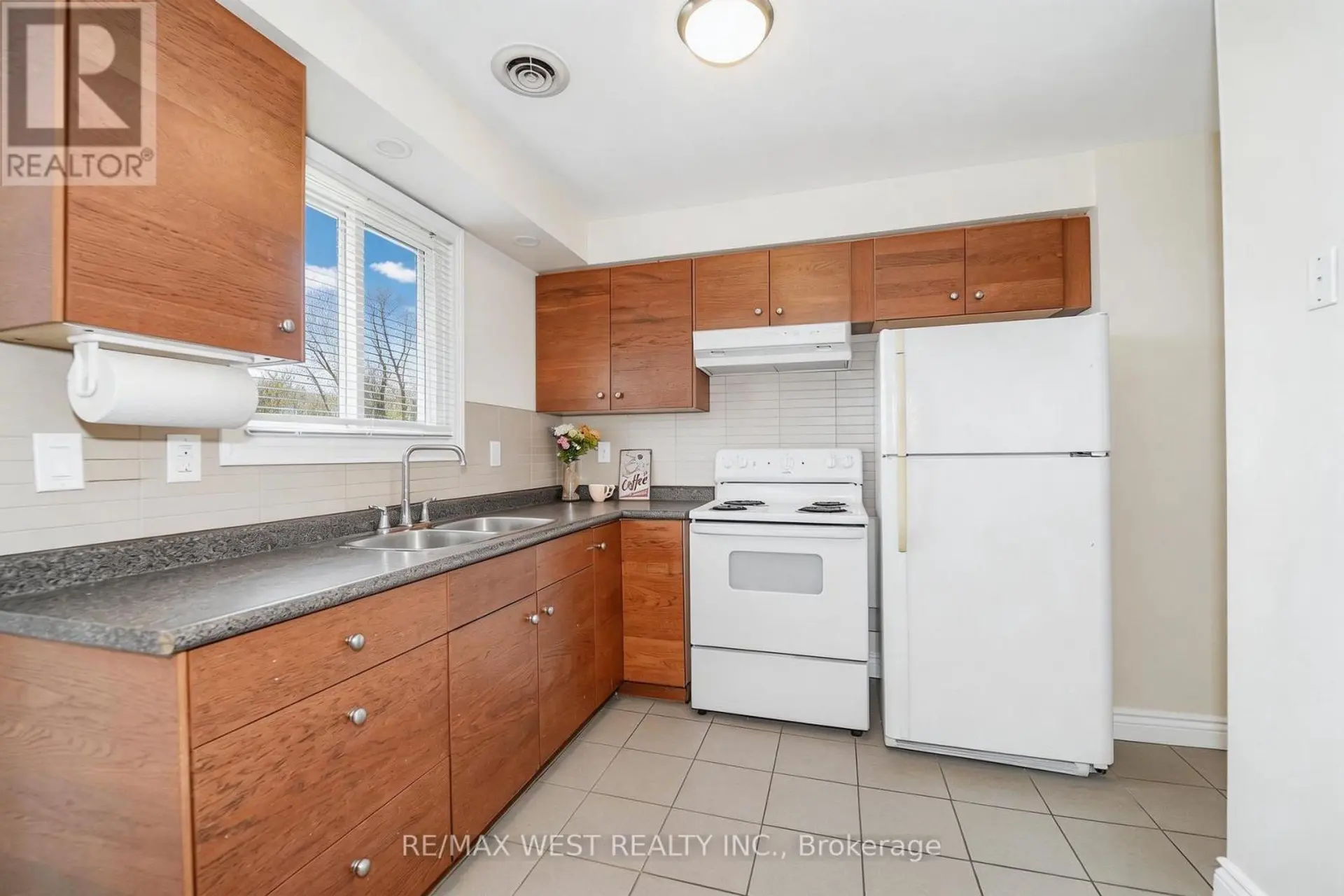 361 DWIGHT AVENUE - Image 2