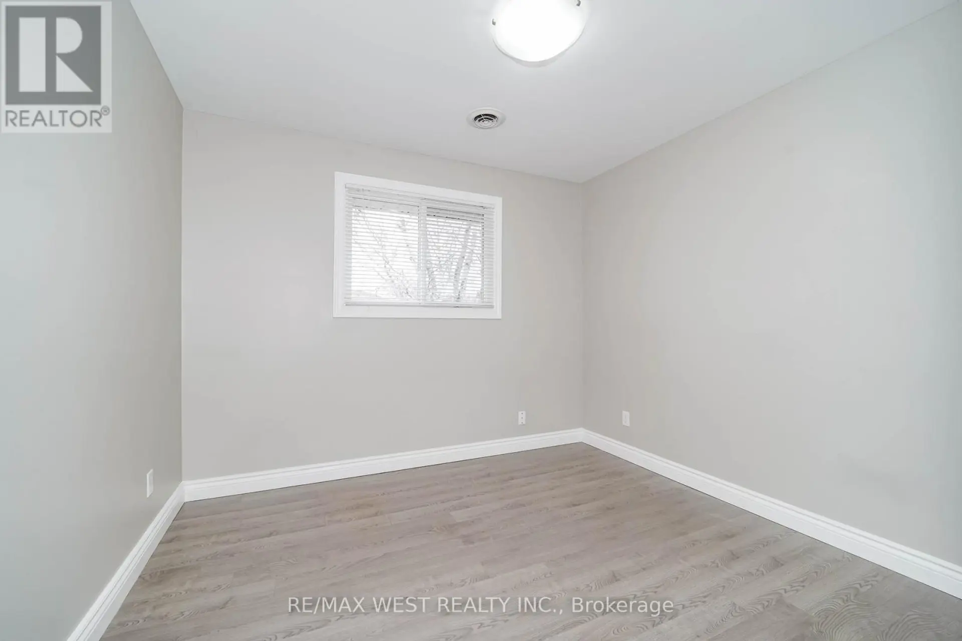 361 DWIGHT AVENUE - Image 5