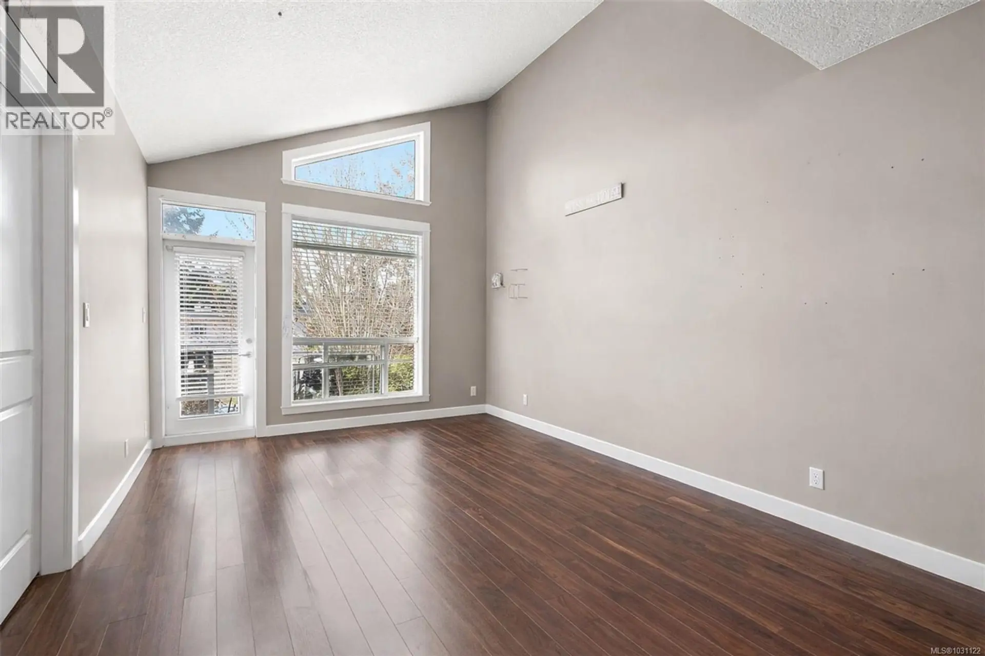 Property at #305 938 DUNFORD AVE, Langford, BC