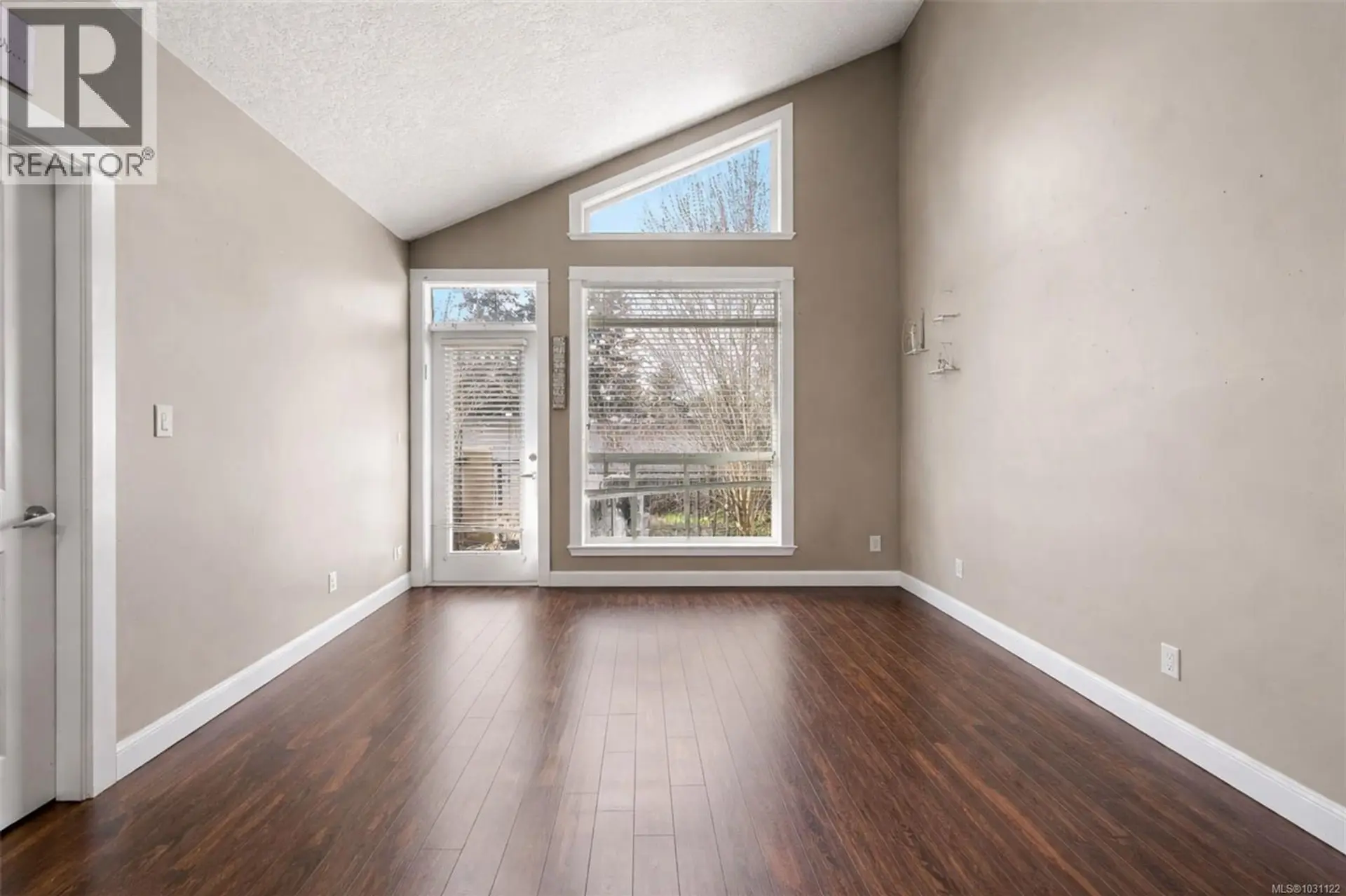 Property at #305 938 DUNFORD AVE, Langford, BC