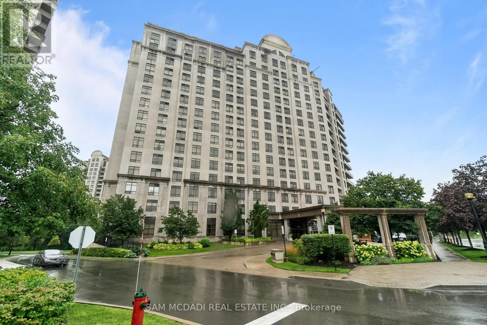 #1616 9235 JANE STREET - Image 1