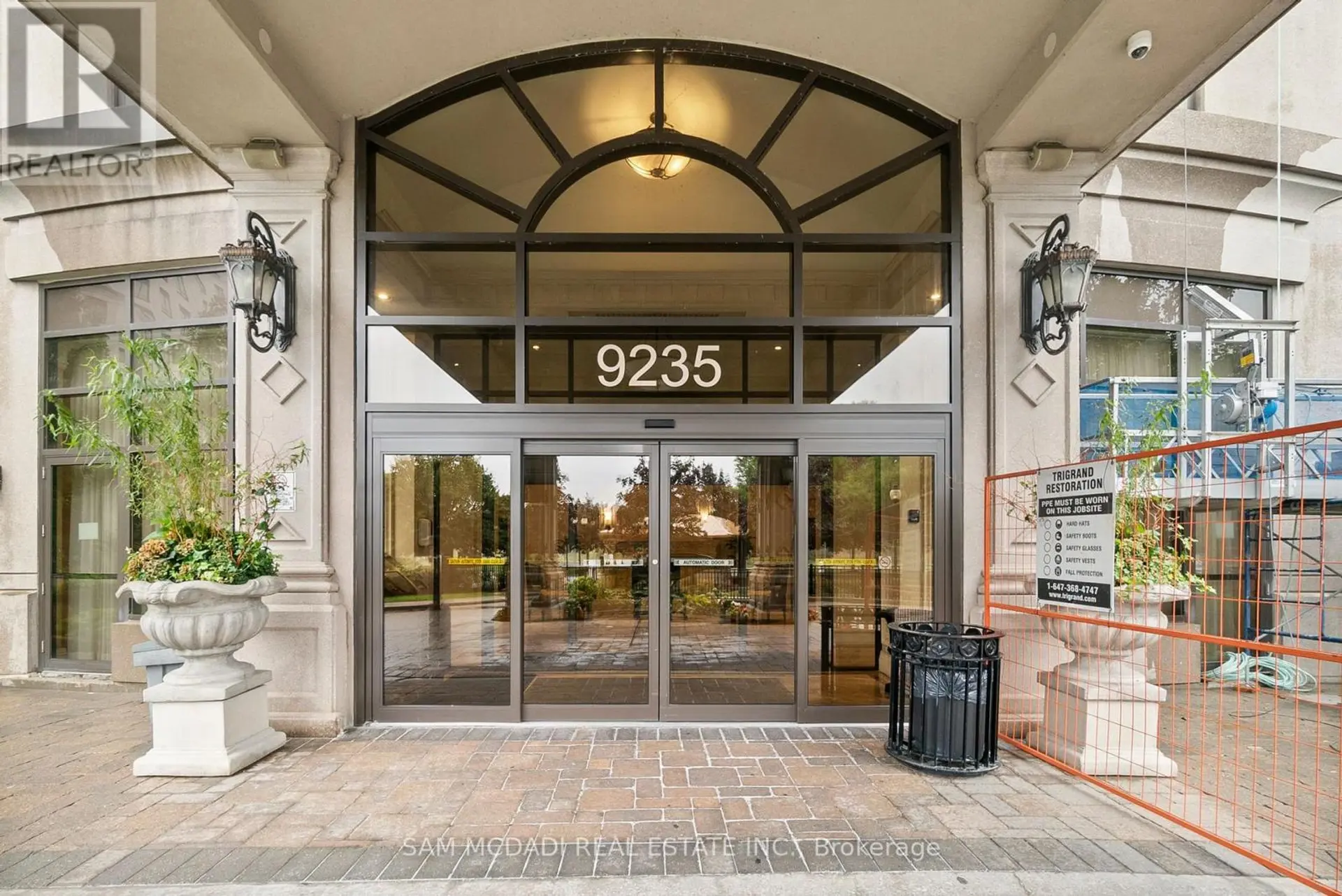 #1616 9235 JANE STREET - Image 3