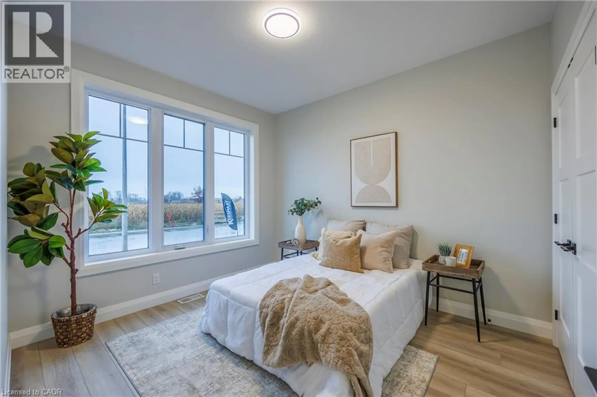 377 ARGYLE AVENUE - Image 11