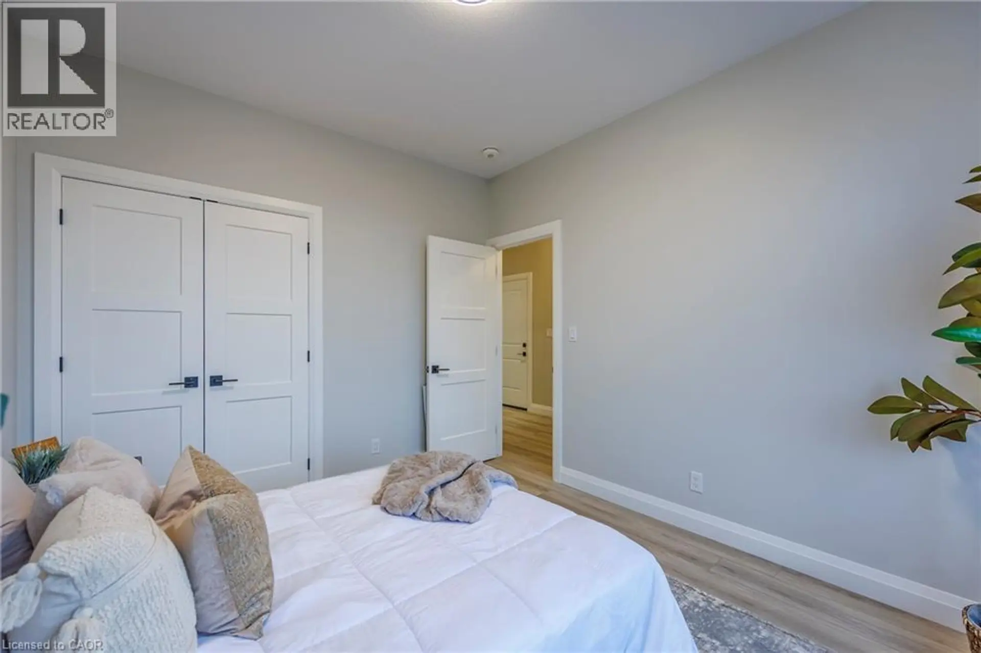 377 ARGYLE AVENUE - Image 12