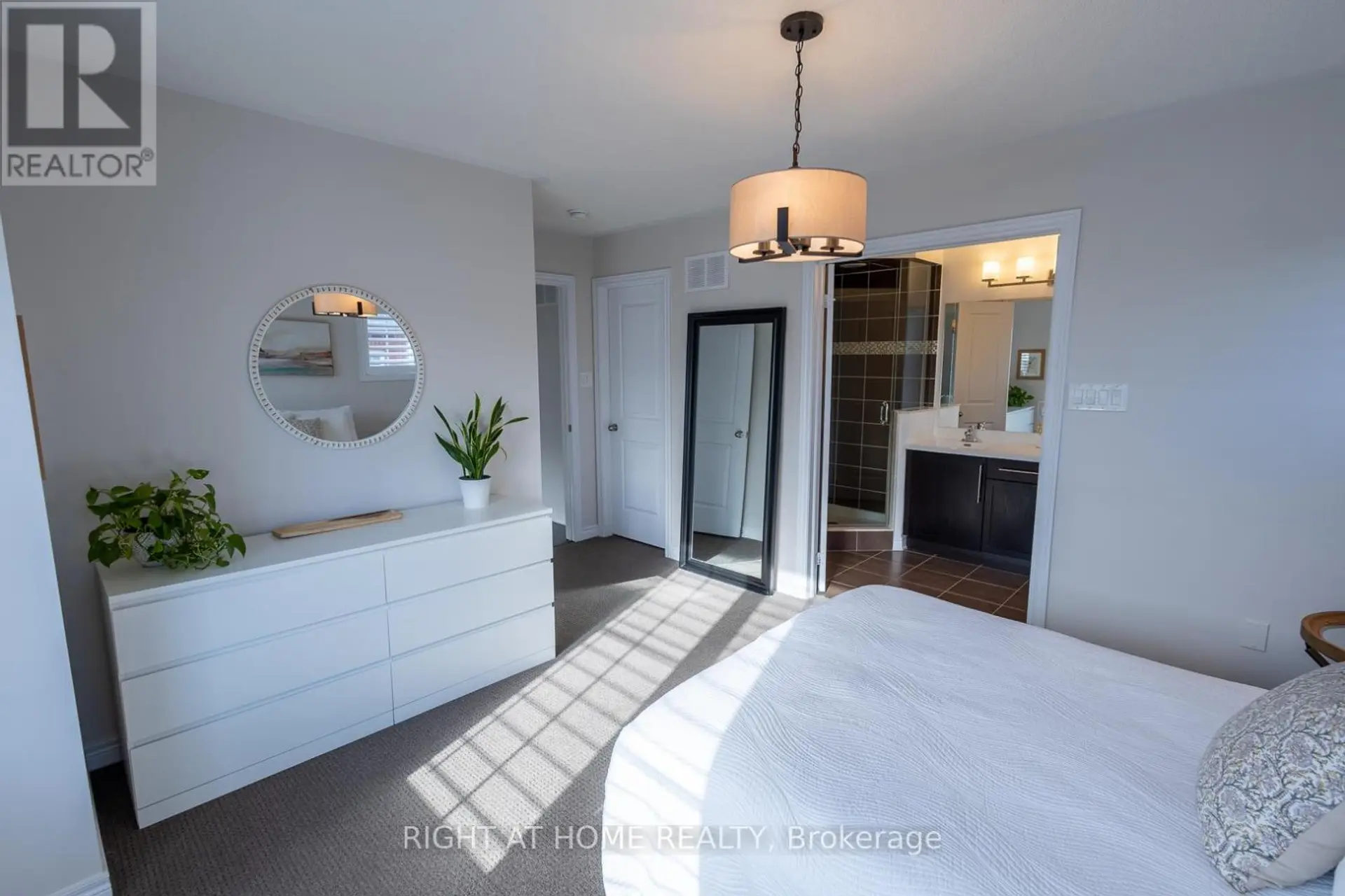 25 ROCKMAN CRESCENT - Image 4