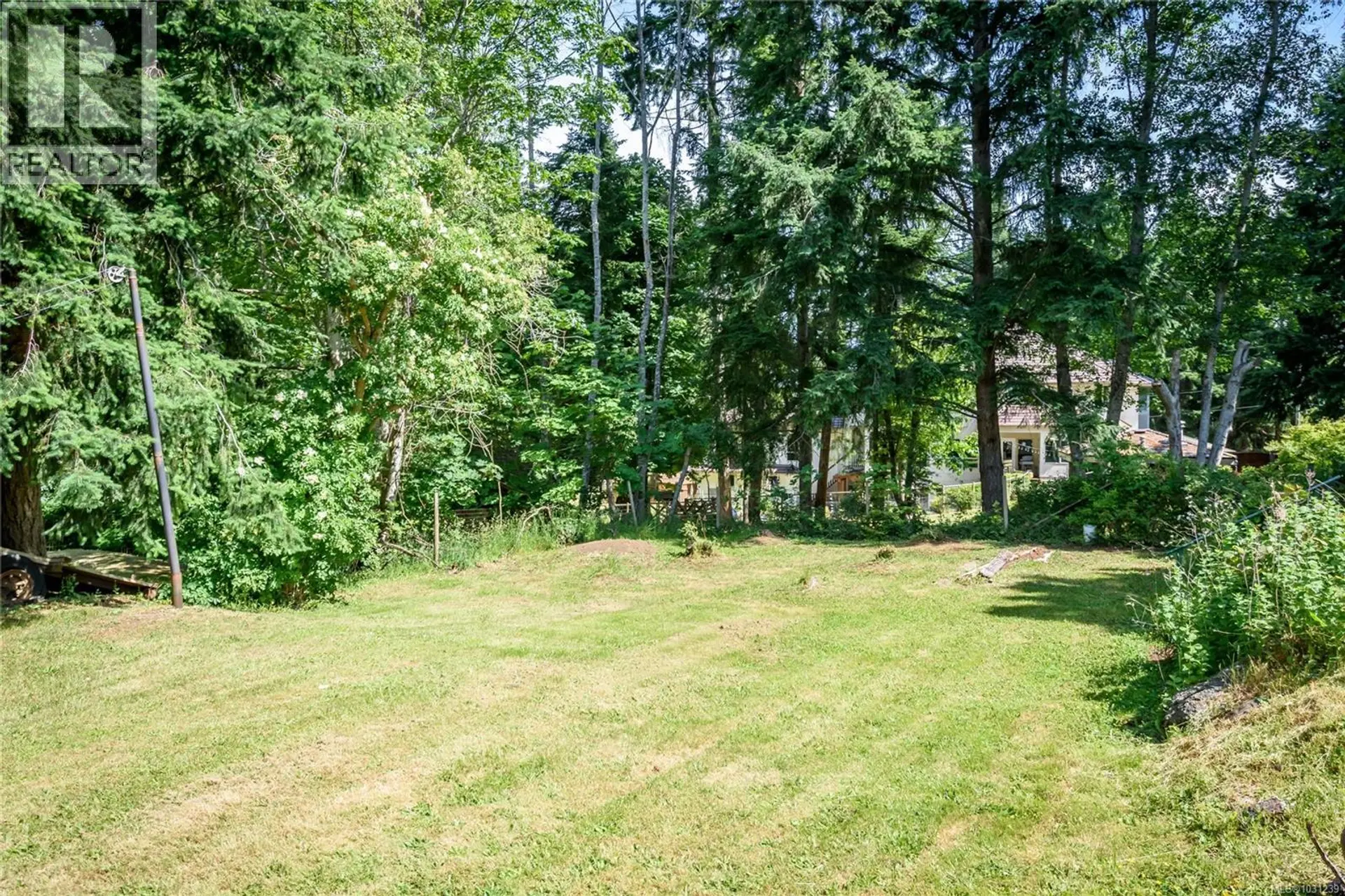 Property at 2186 WAVELAND RD, Courtenay, BC