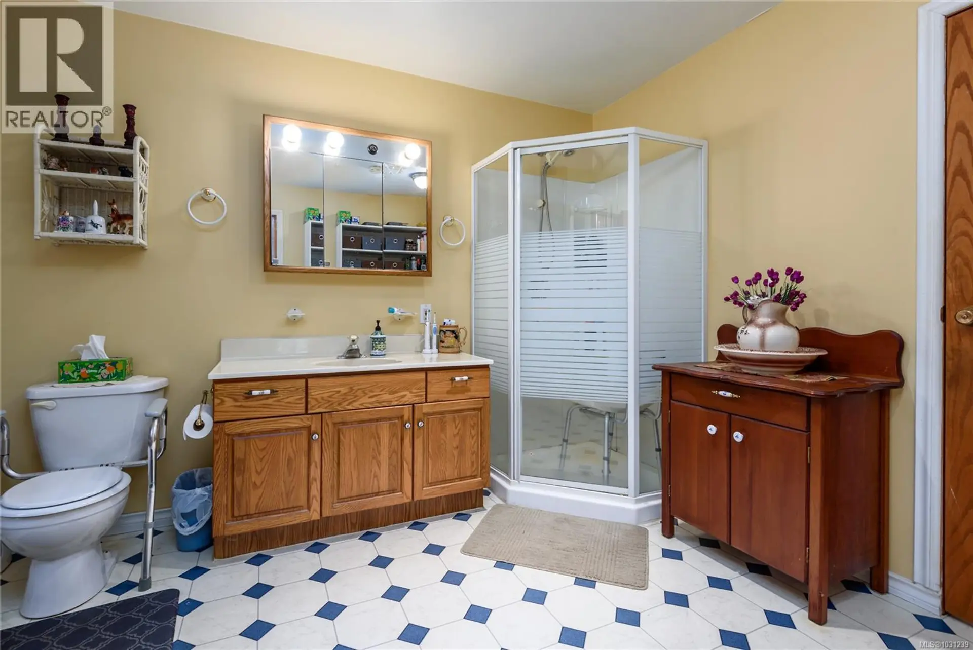 Property at 2186 WAVELAND RD, Courtenay, BC