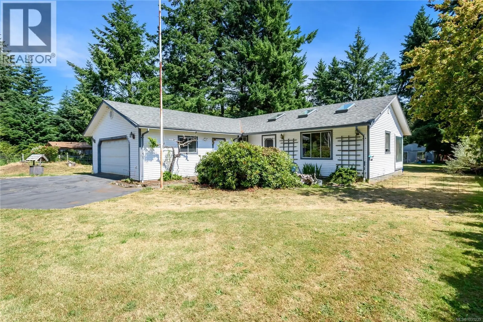 Property at 2186 WAVELAND RD, Courtenay, BC