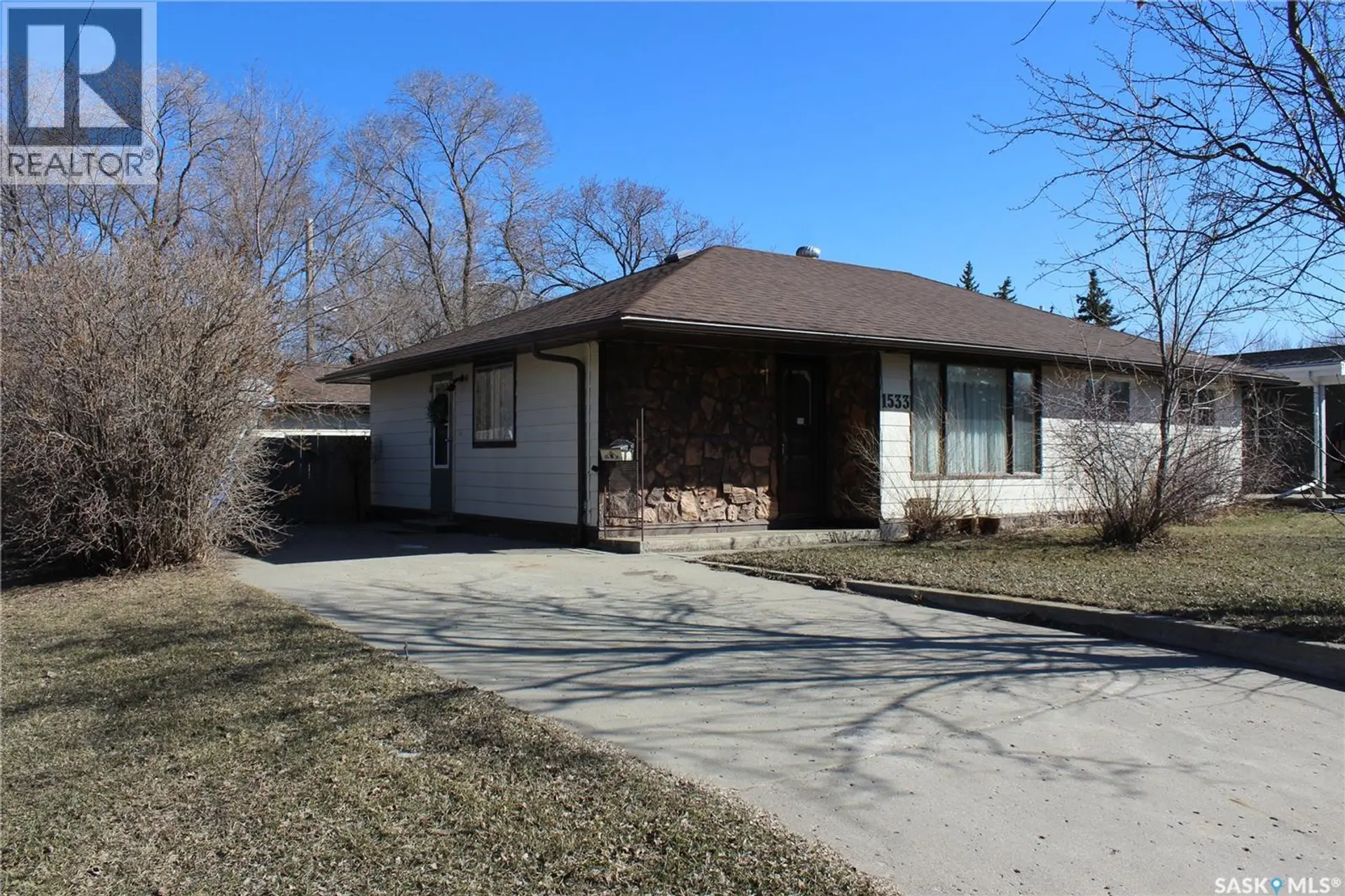 1533 THORN CRESCENT - Image 2