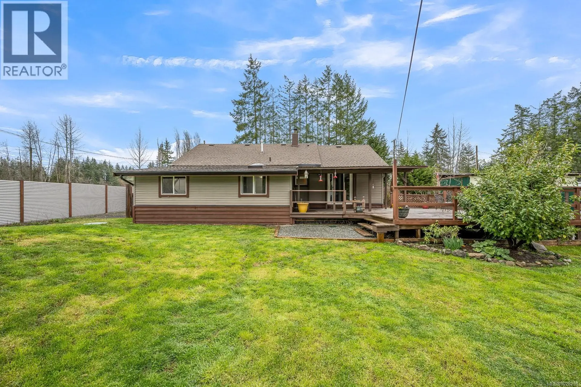 Property at 5733 Island Hwy N, Courtenay, BC