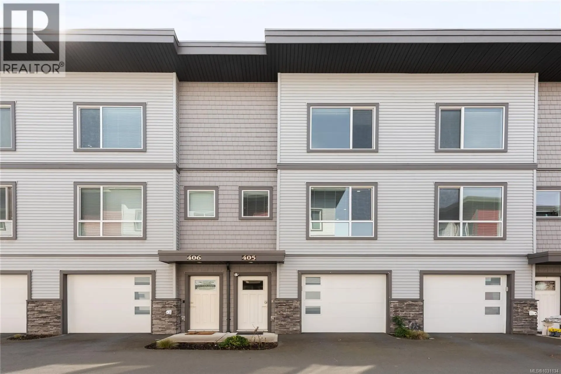 Property at #405 3351 LUXTON RD, Langford, BC