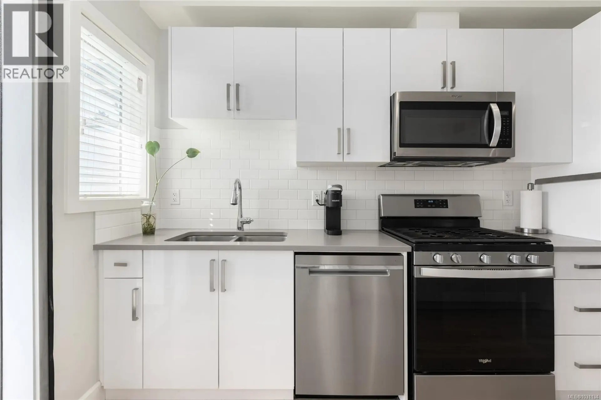 Property at #405 3351 LUXTON RD, Langford, BC