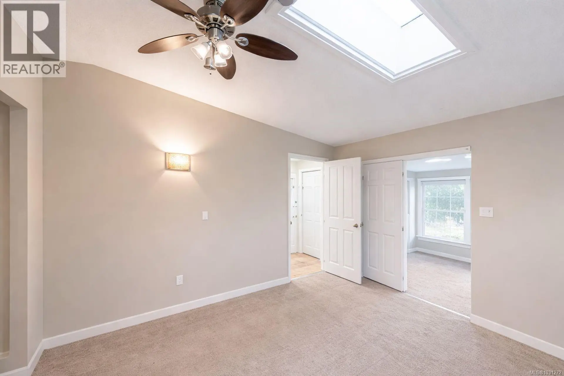 Property at 532 BOWLSBY PL, Victoria, BC