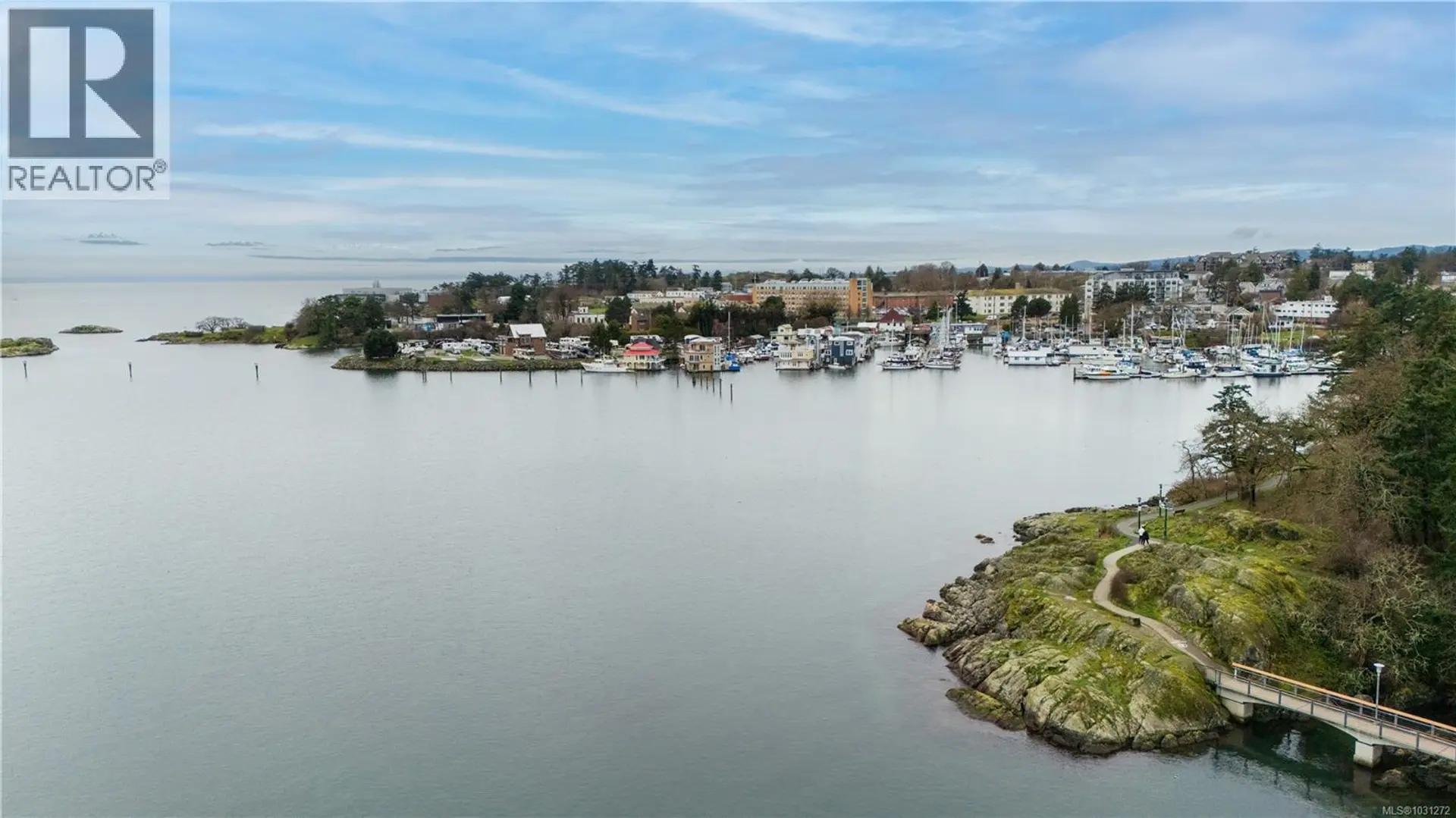 Property at 532 BOWLSBY PL, Victoria, BC