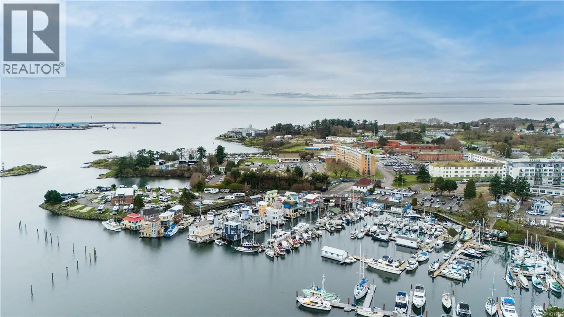 Property at 532 BOWLSBY PL, Victoria, BC