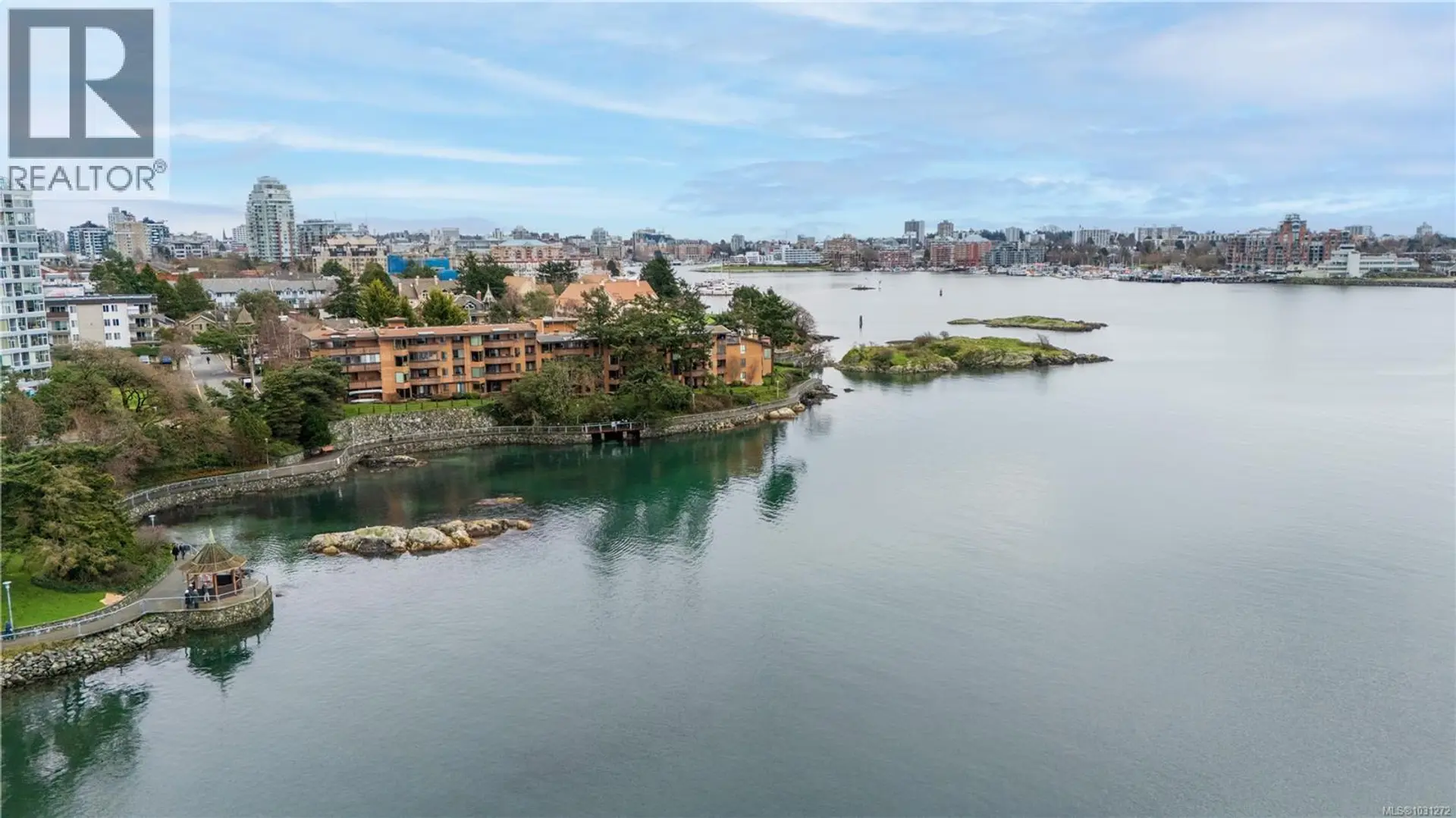 Property at 532 BOWLSBY PL, Victoria, BC