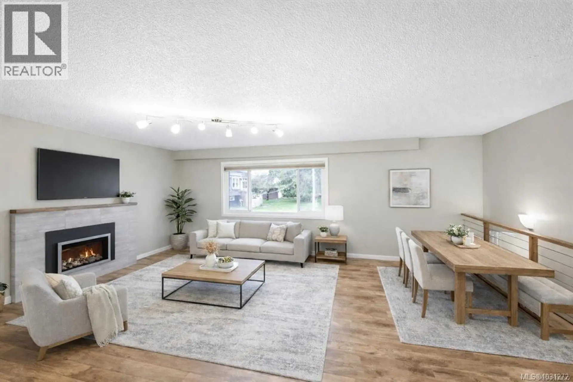 Property at 532 BOWLSBY PL, Victoria, BC