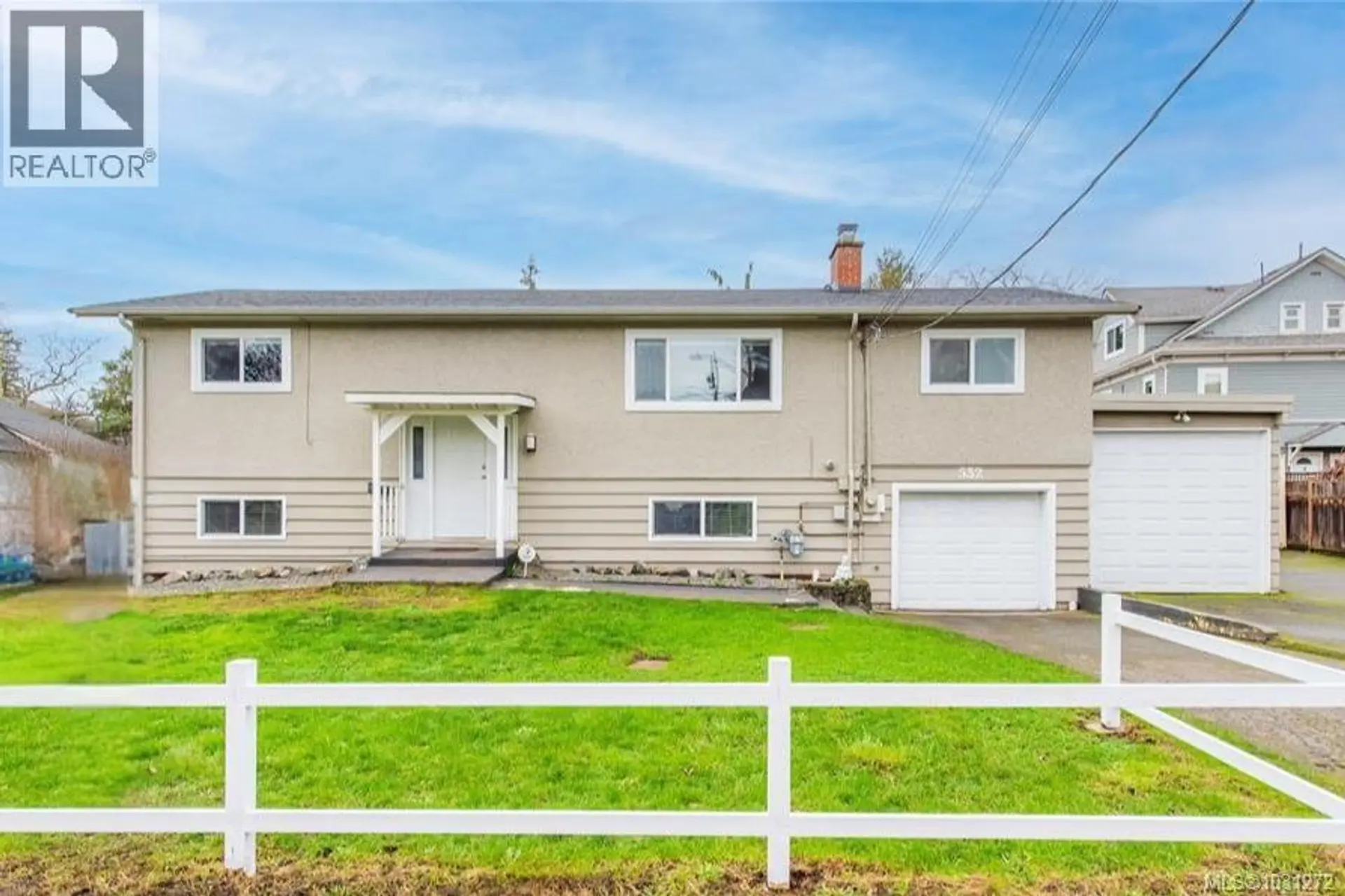 Property at 532 BOWLSBY PL, Victoria, BC