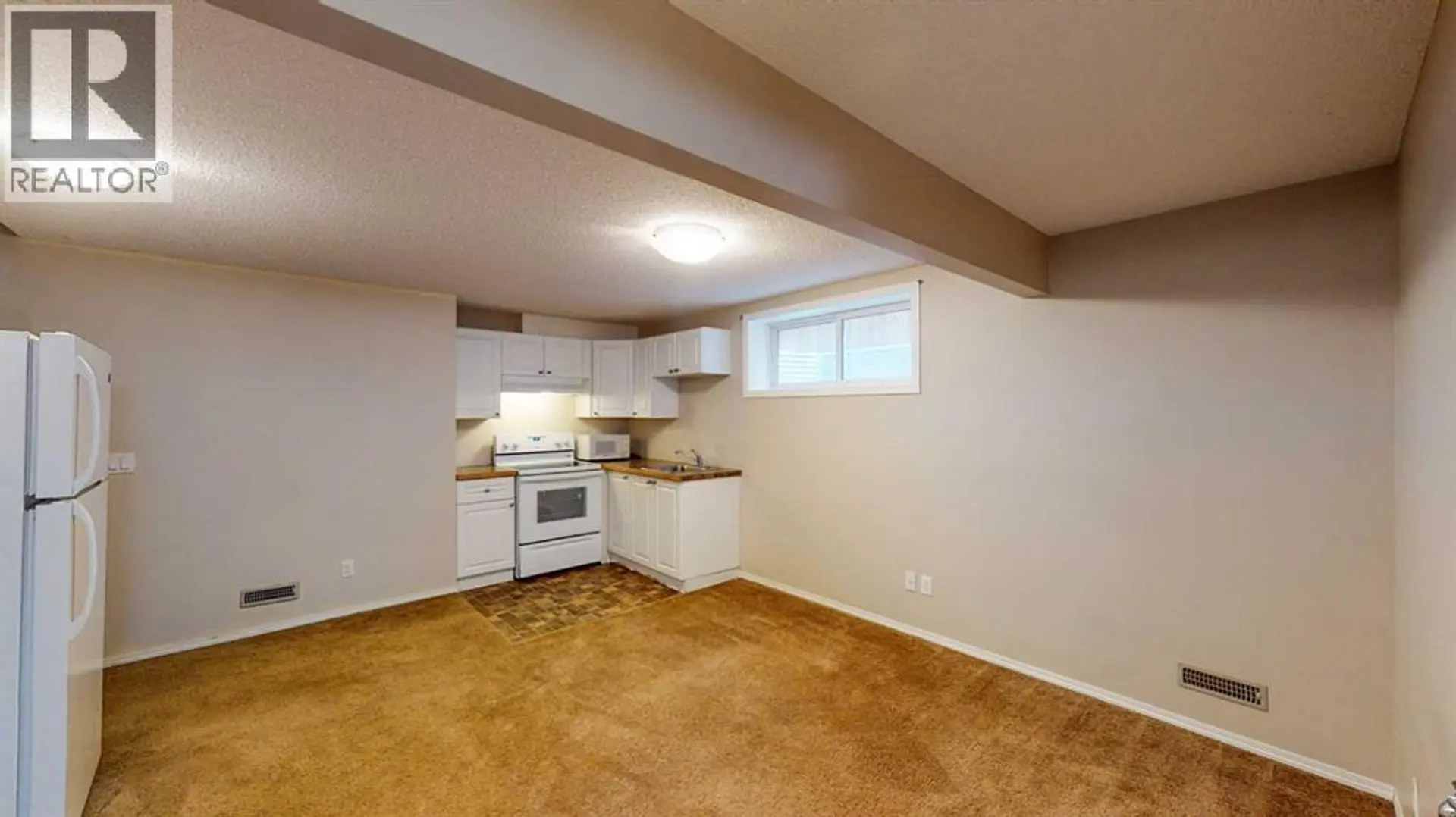 198 SKYVIEW POINT ROAD NE - Image 15