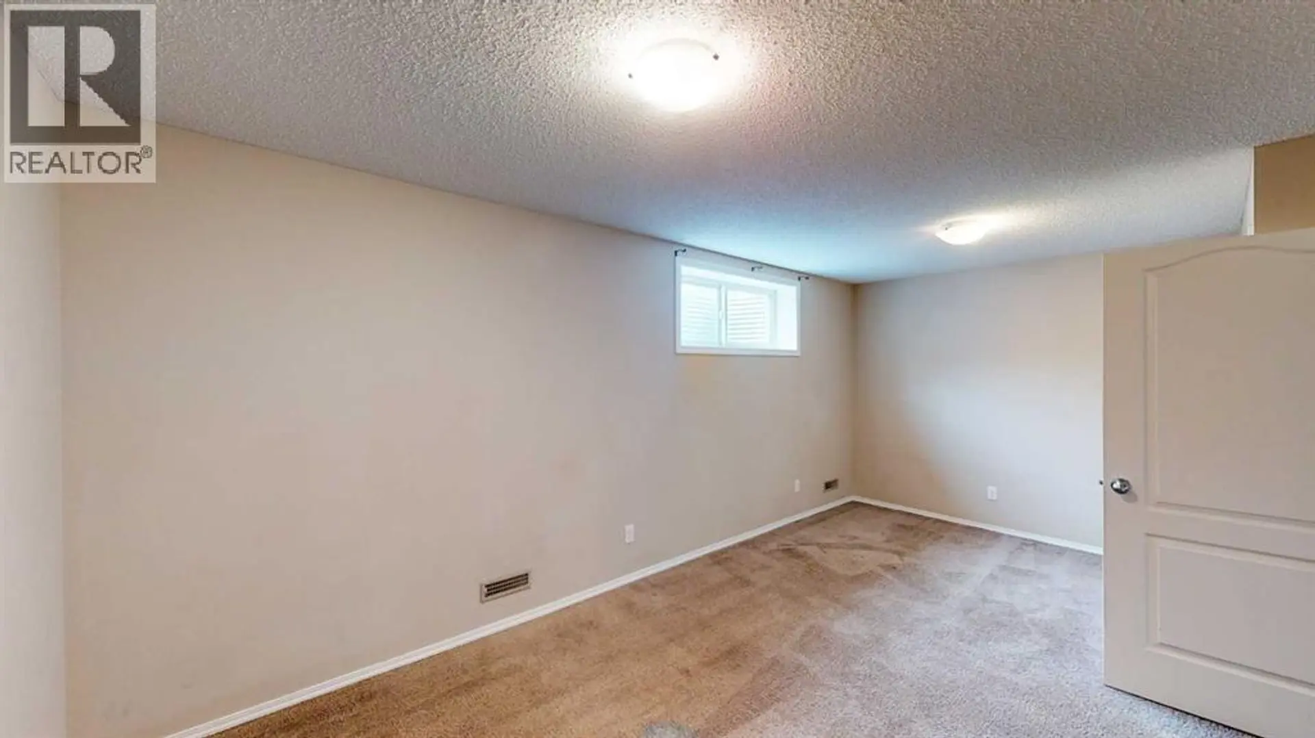 198 SKYVIEW POINT ROAD NE - Image 17
