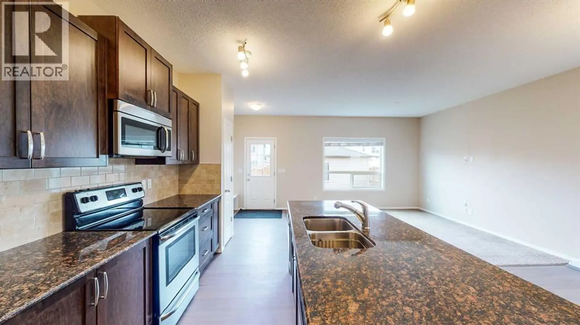 198 SKYVIEW POINT ROAD NE - Image 4