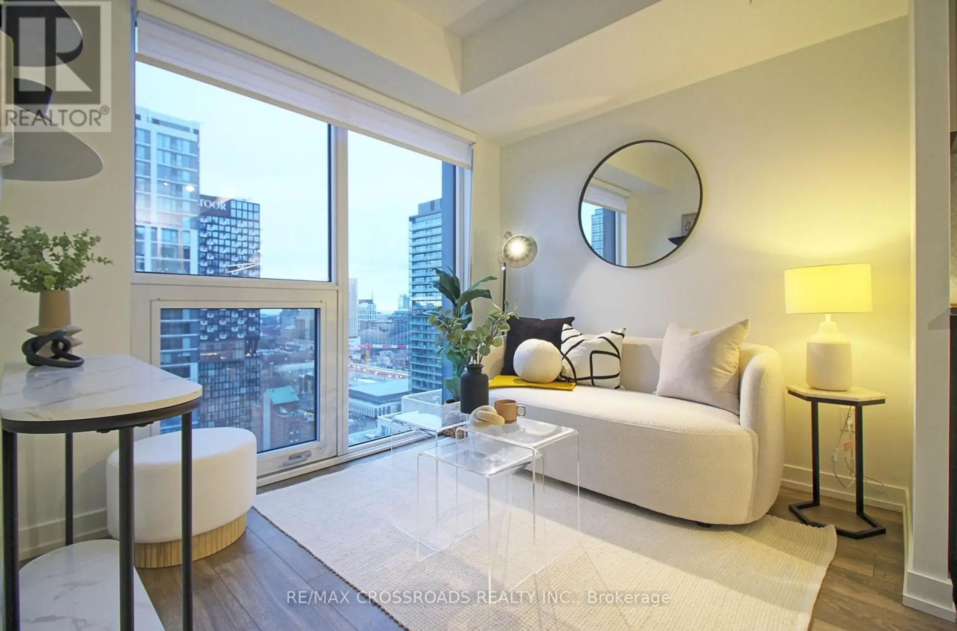 #2302 82 DALHOUSIE STREET - Image 1