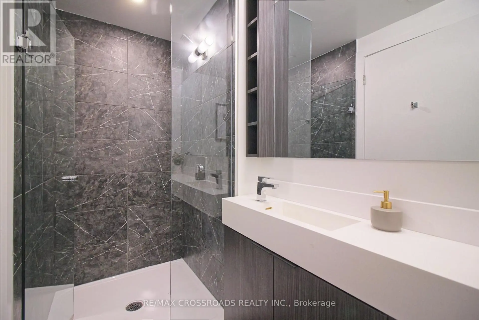 #2302 82 DALHOUSIE STREET - Image 6