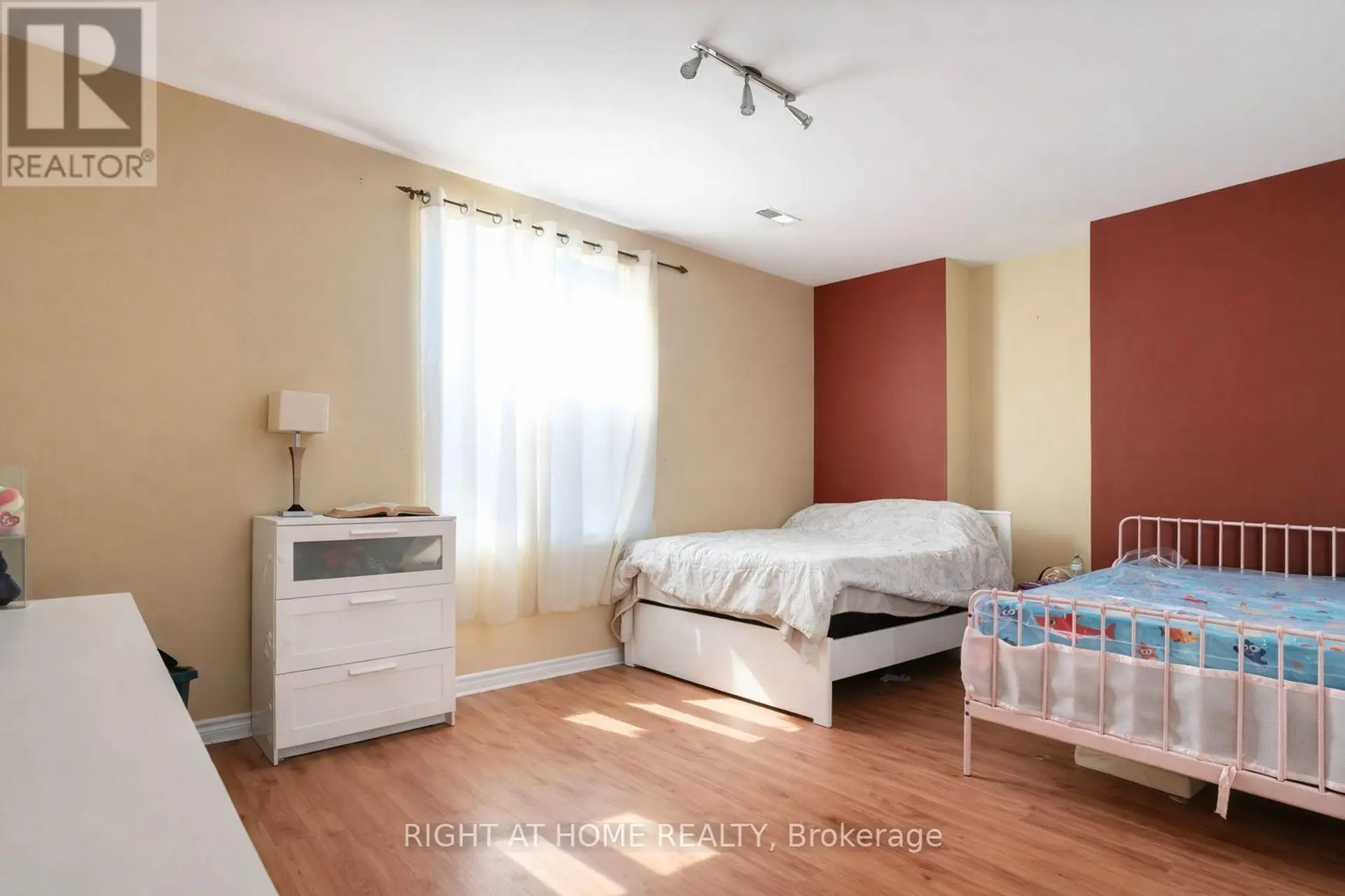 169 DOOLEY CRESCENT - Image 4