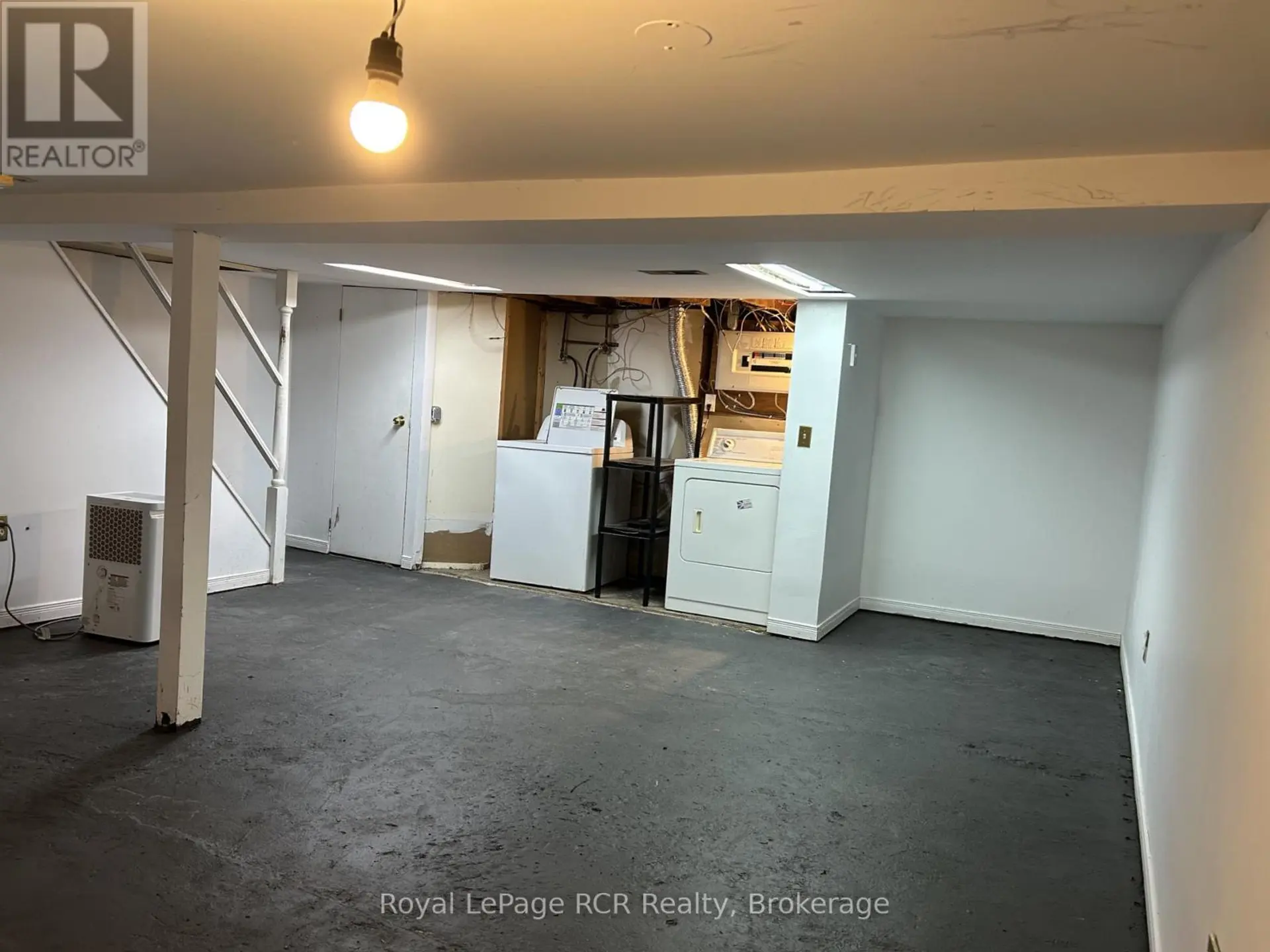 467 14TH STREET W - Image 15