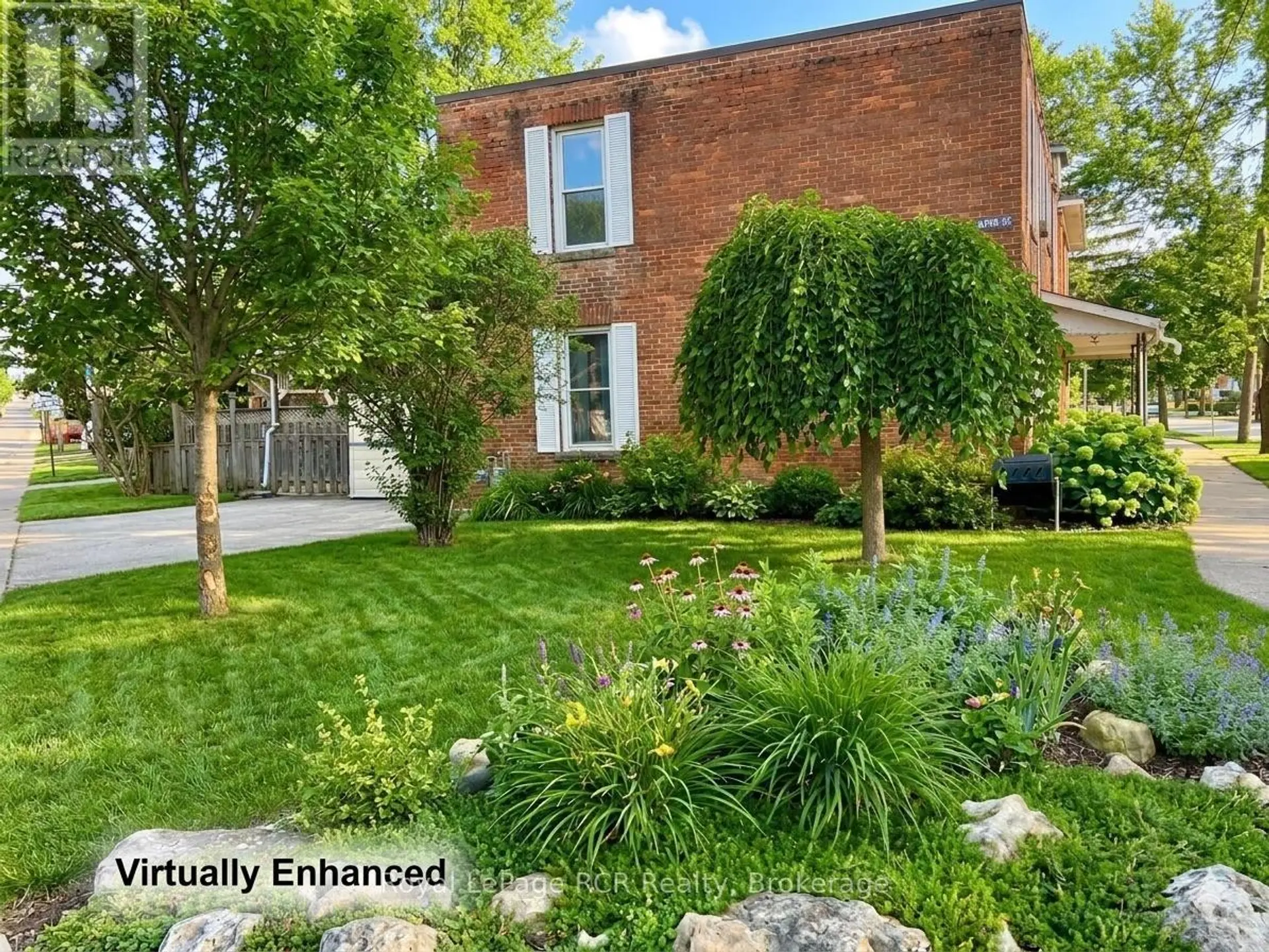 467 14TH STREET W - Image 17