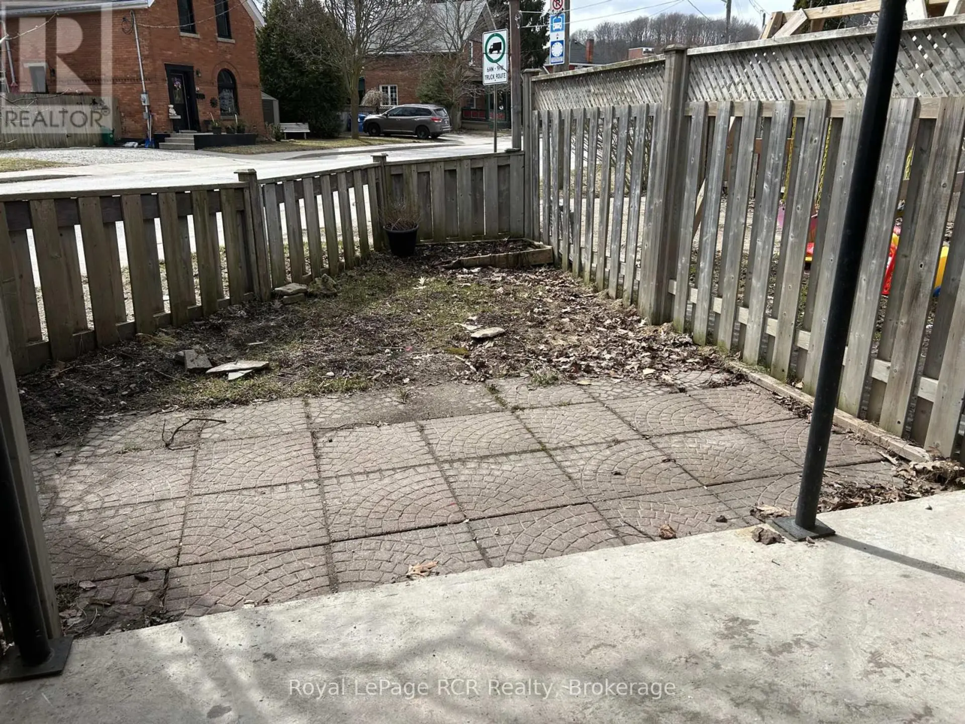 467 14TH STREET W - Image 19