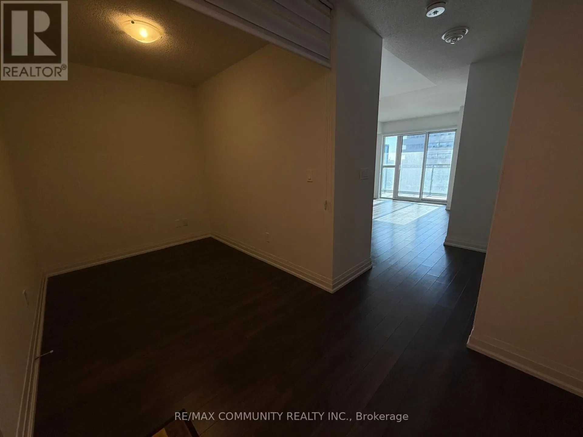 #1408 20 MEADOWGLEN PLACE - Image 10