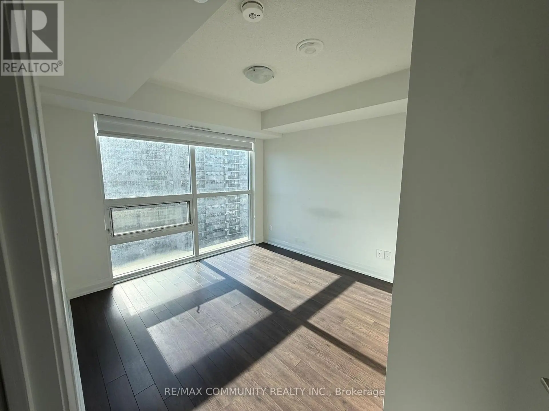 #1408 20 MEADOWGLEN PLACE - Image 6