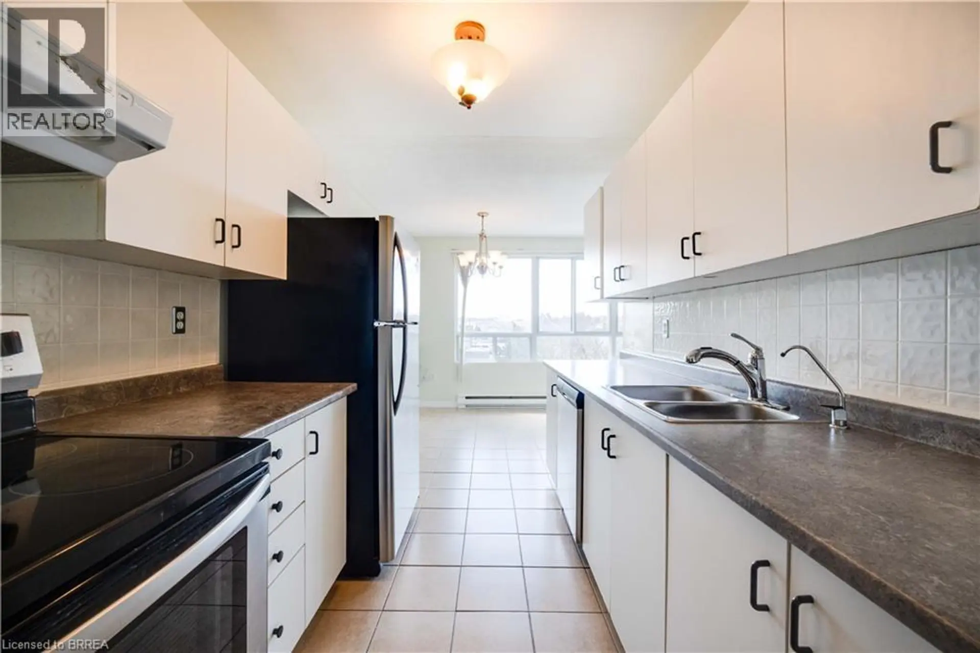 #501 65 HIGHLAND Crescent - Image 6