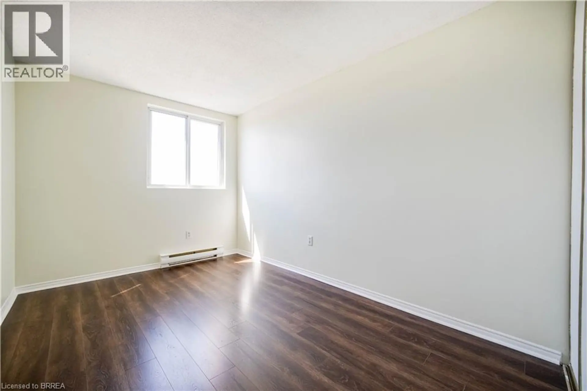 #501 65 HIGHLAND Crescent - Image 8
