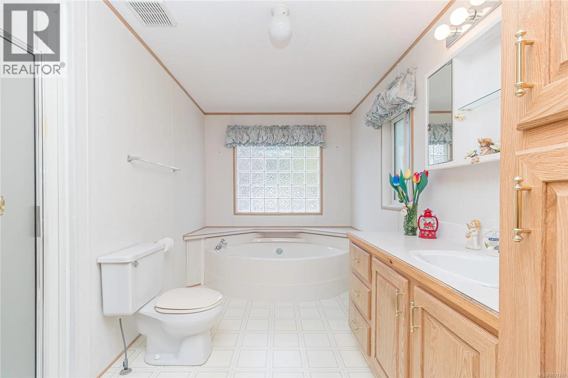 Property at 2574 HERON WAY, Central Saanich, BC