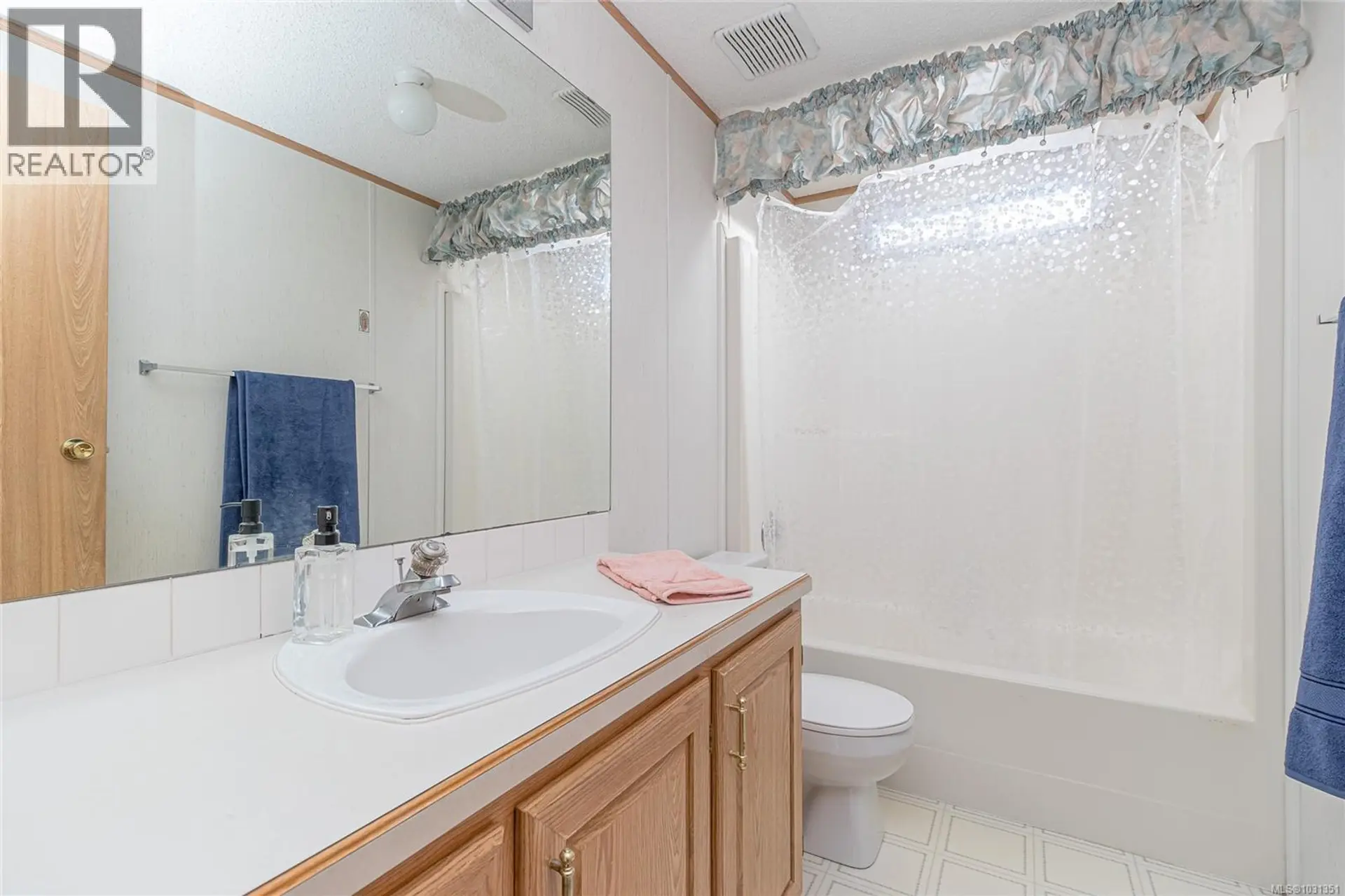 Property at 2574 HERON WAY, Central Saanich, BC