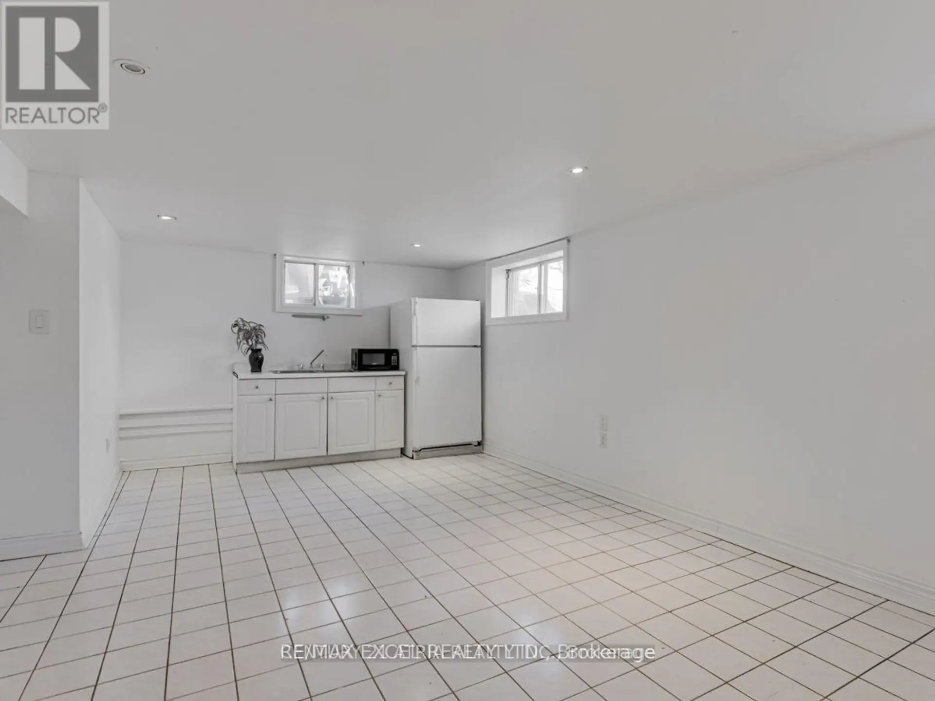 387 CROSBY AVENUE - Image 14