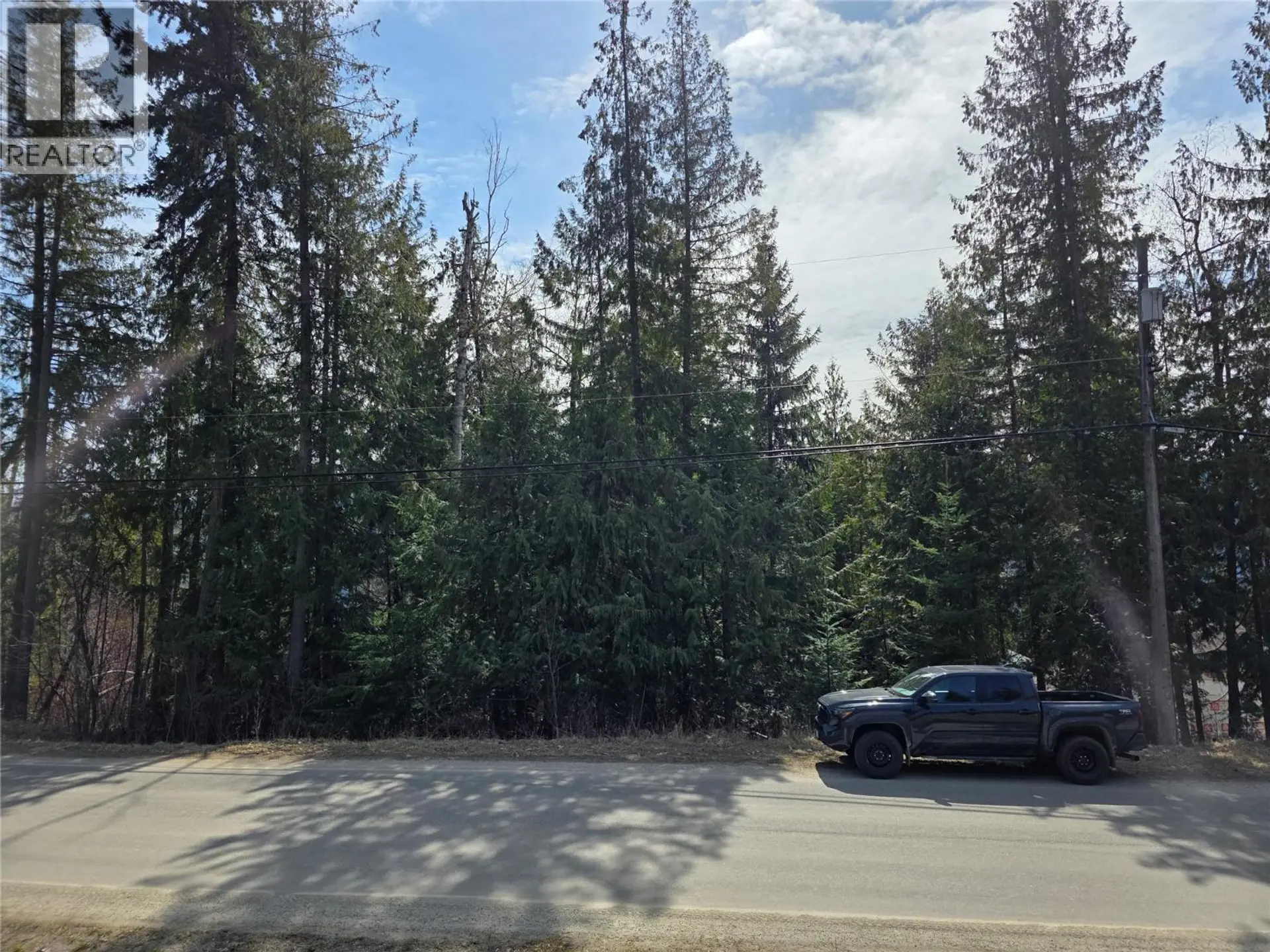Property at 7502 ESTATE DRIVE, Anglemont, BC