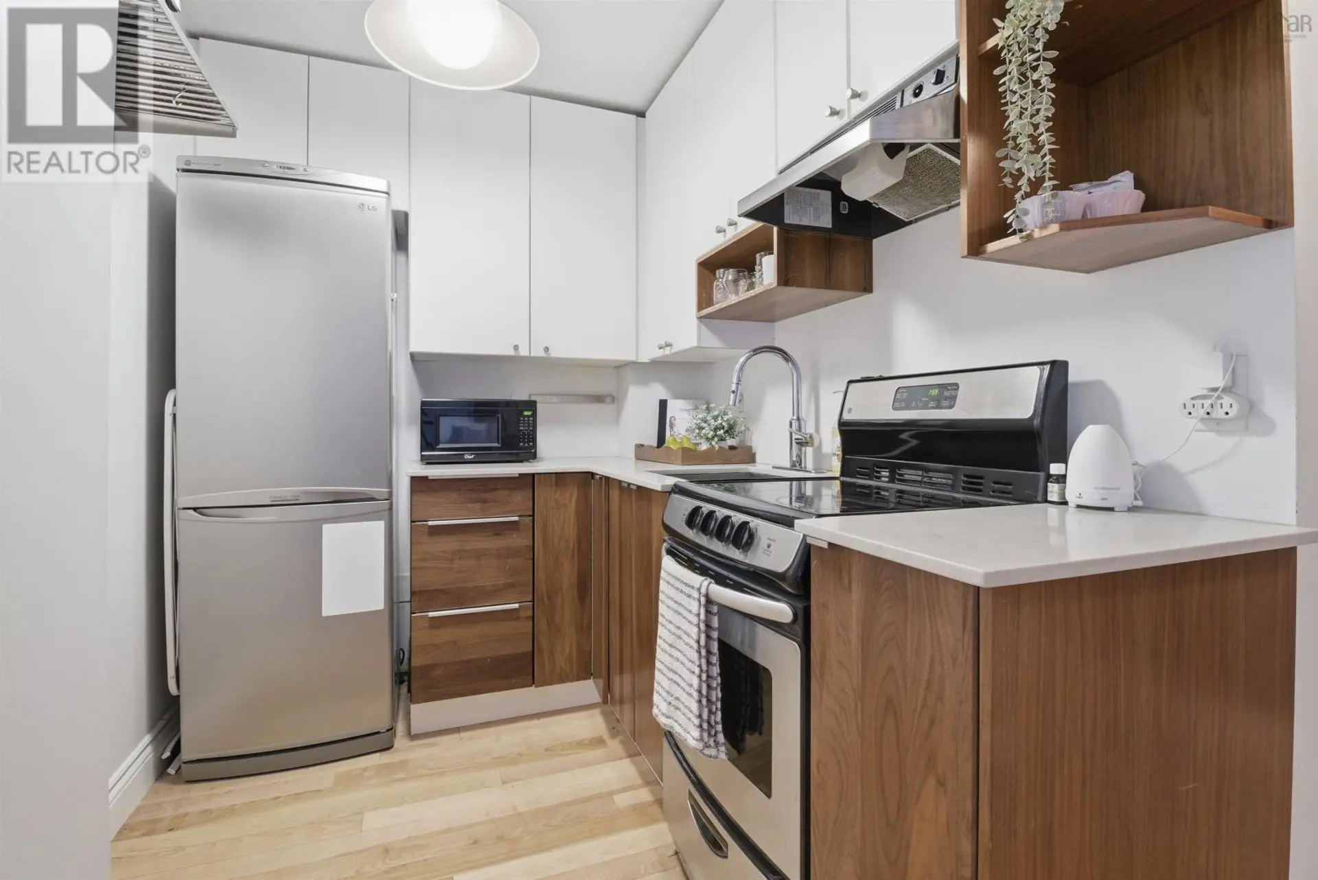 Property at 806 5959 SPRING GARDEN ROAD, Halifax, NS