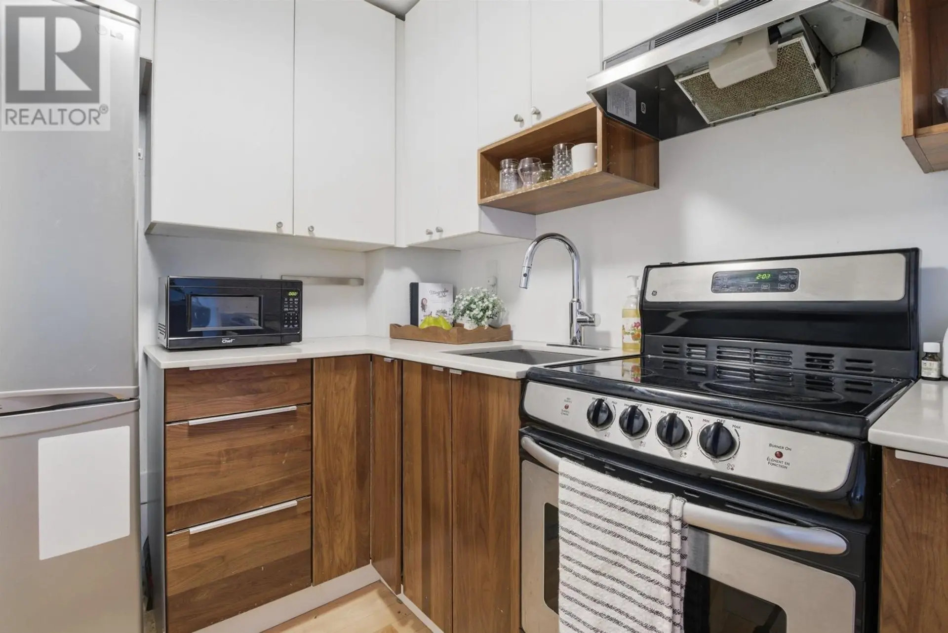 Property at 806 5959 SPRING GARDEN ROAD, Halifax, NS