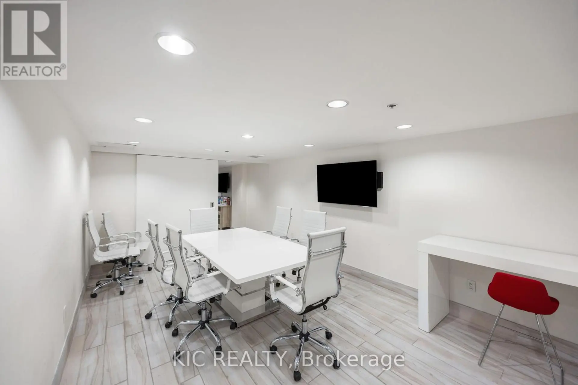#901 812 LANSDOWNE AVENUE - Image 14