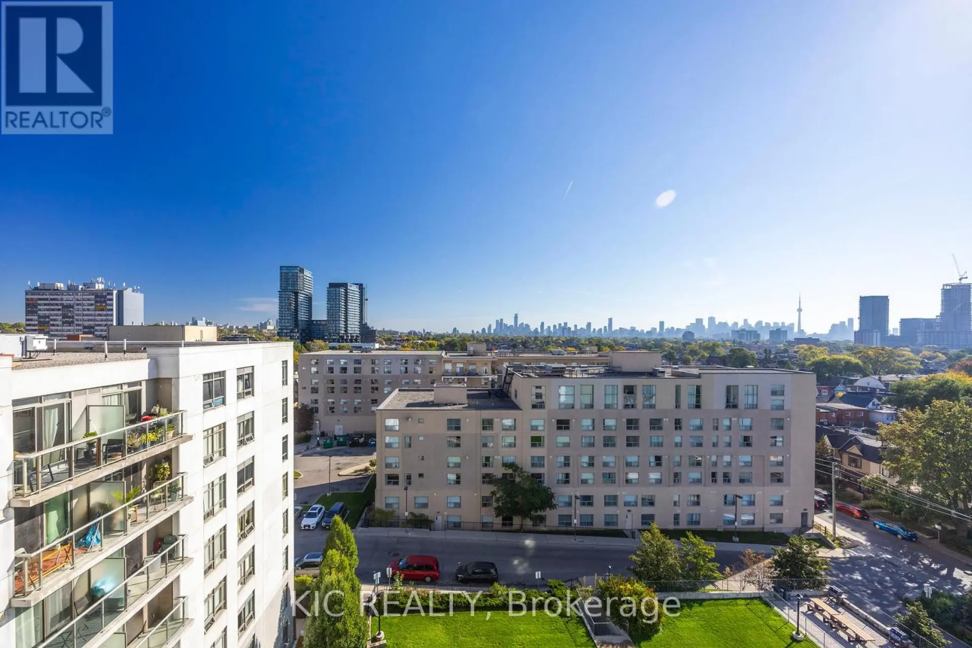 #901 812 LANSDOWNE AVENUE - Image 3