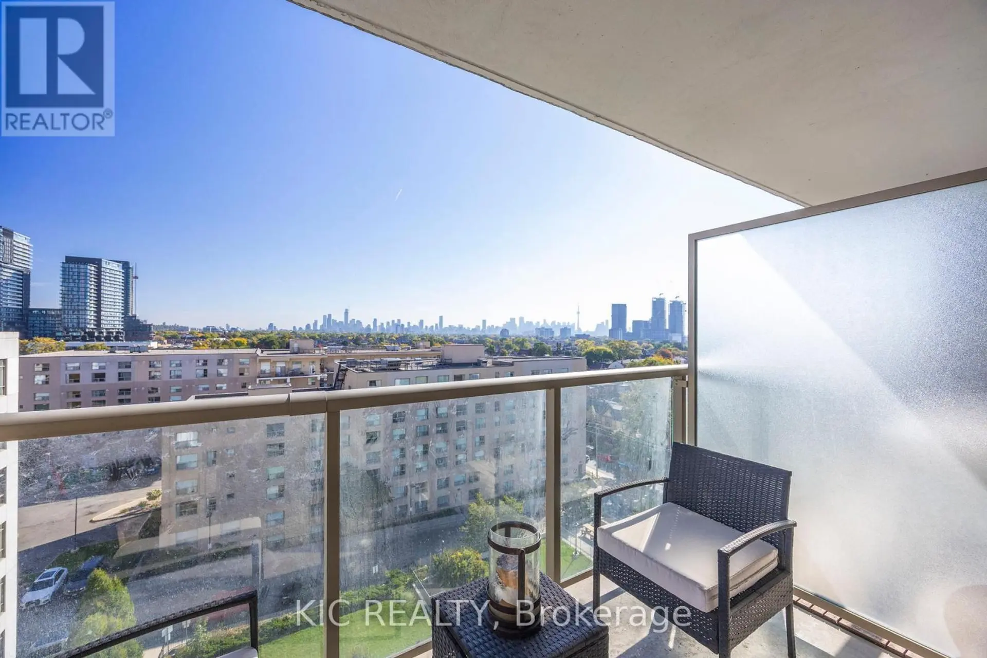 #901 812 LANSDOWNE AVENUE - Image 4